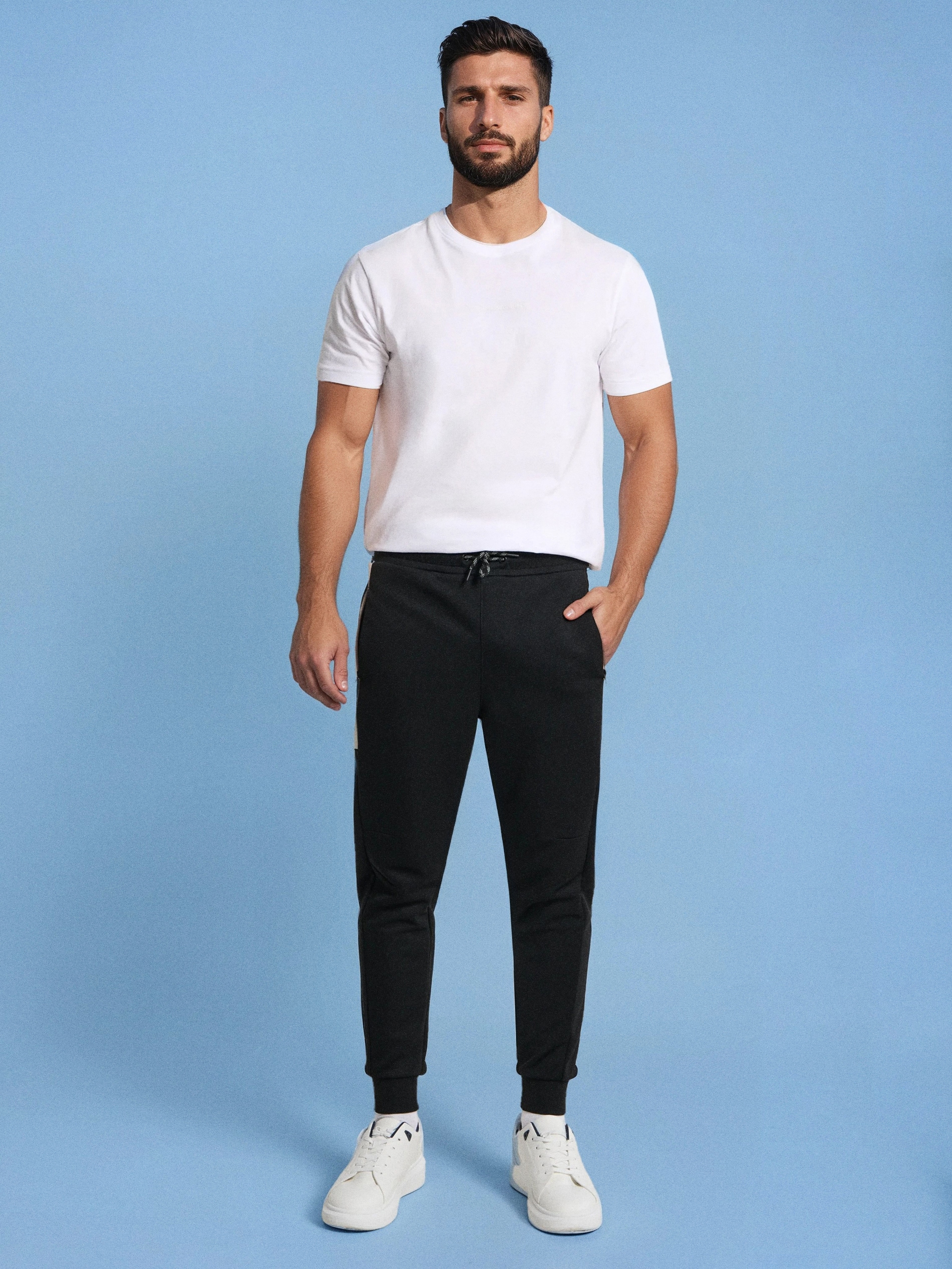 Sinsay - Παντελόνι φόρμας - μαυρο φωτογραφία