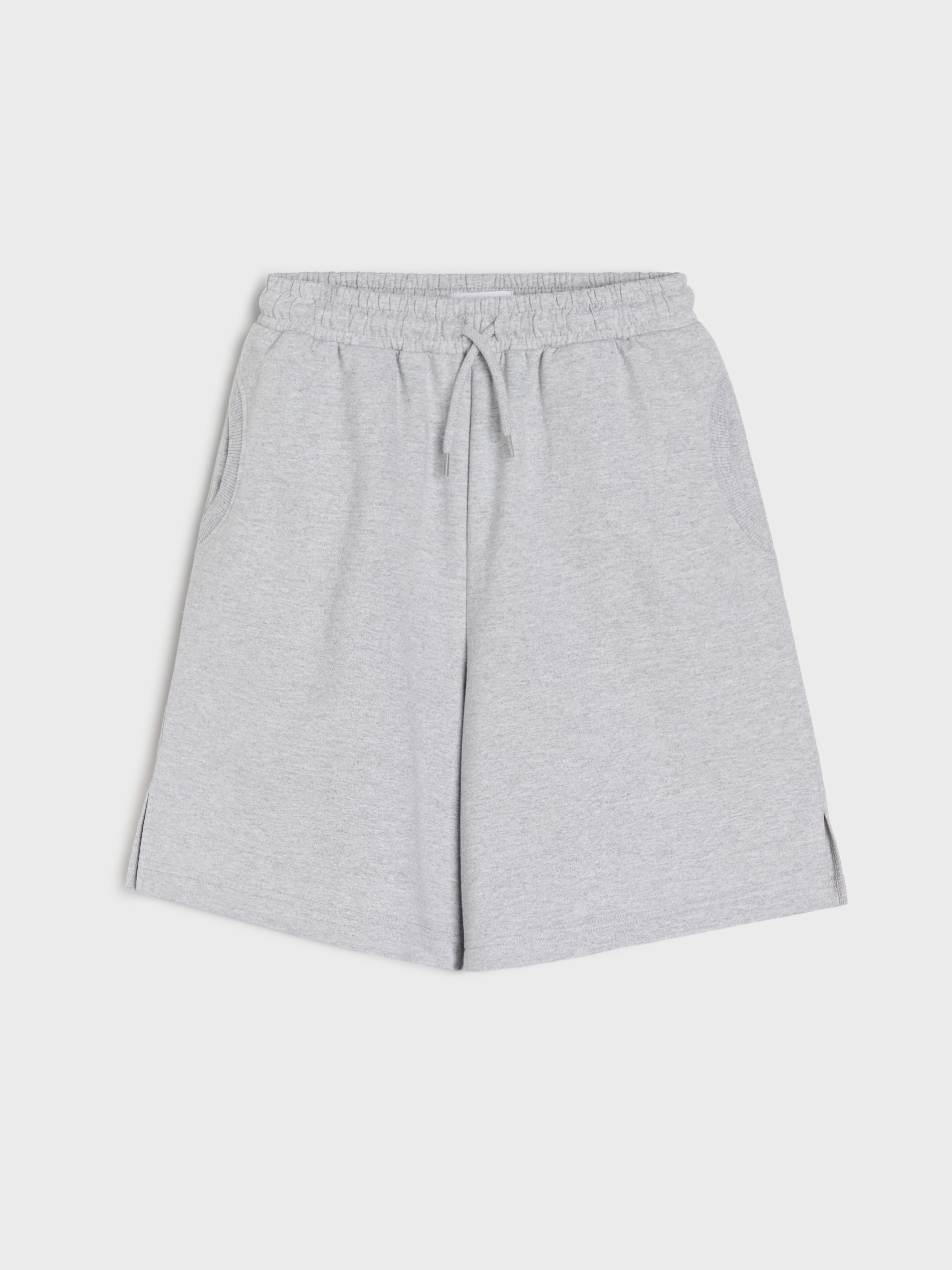 Sinsay - Luźne szorty w stylu basic - szary