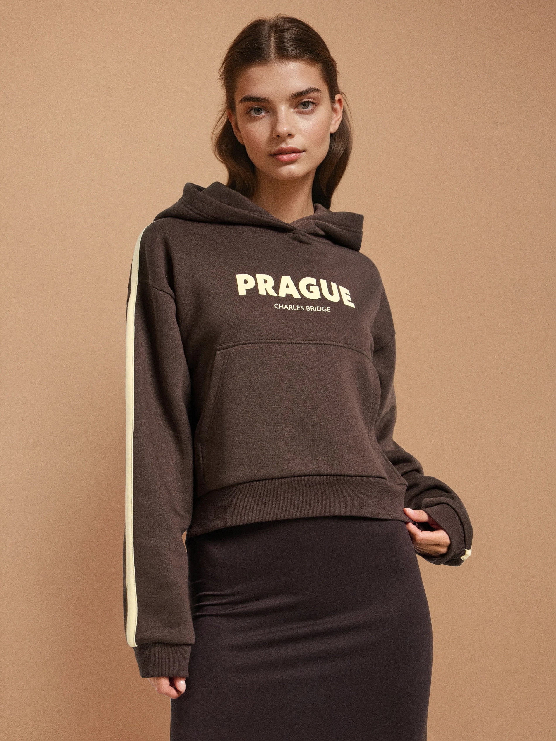 Sinsay - Bluza hoodie z napisem - brązowy
