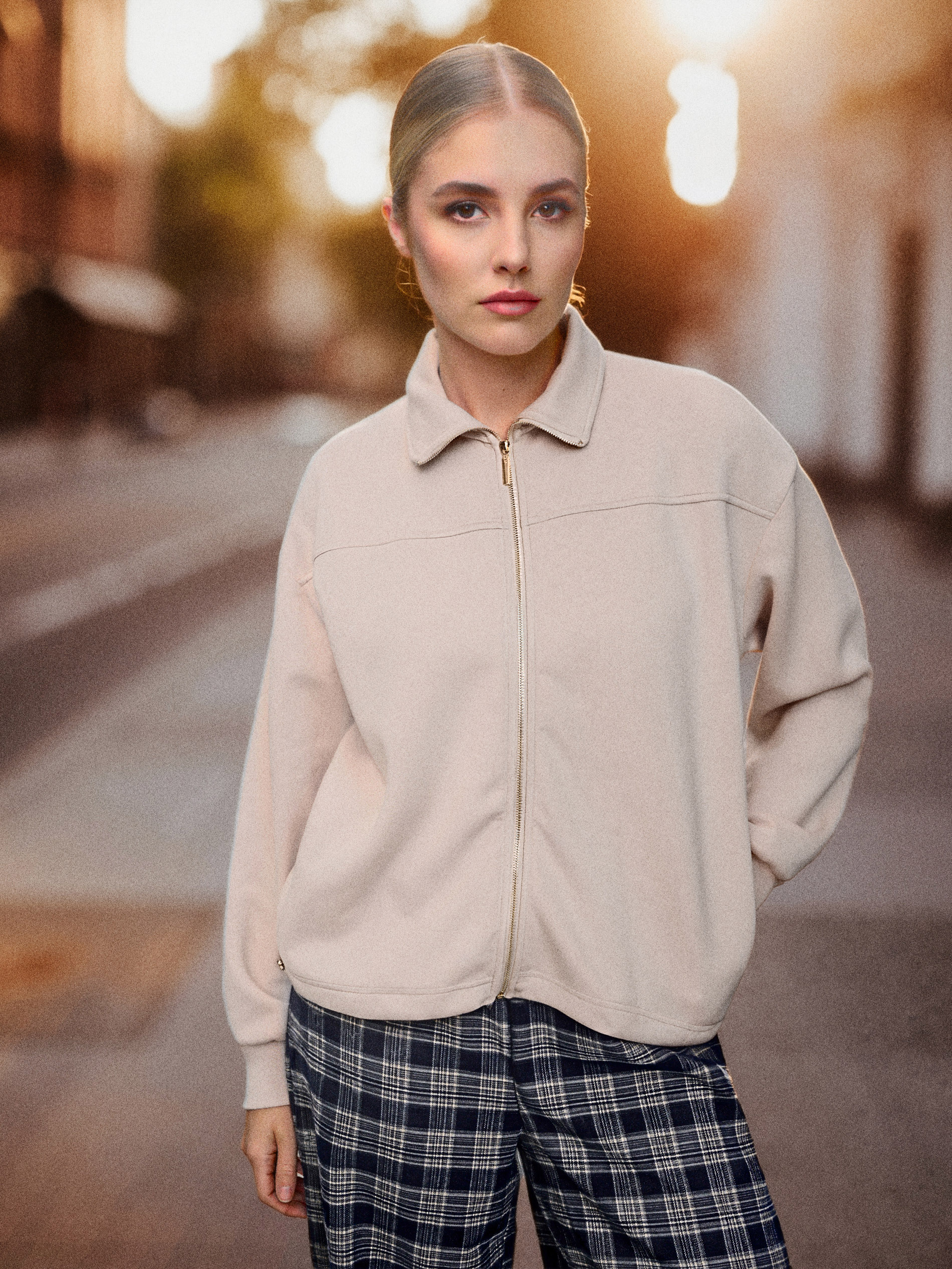 Sinsay - Rozpinana bluza ze stójką - beżowy