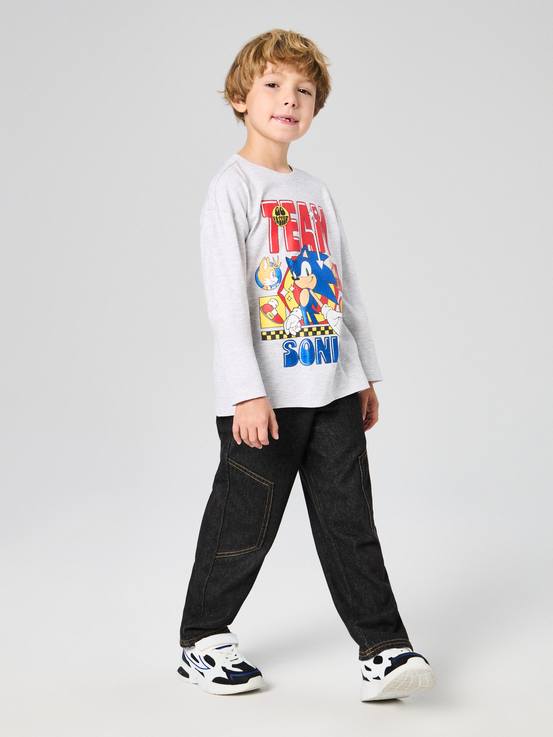 Sinsay - Βαμβακερό μπλουζάκι με στάμπα Sonic the Hedgehog - ανοιχτό γκρι φωτογραφία