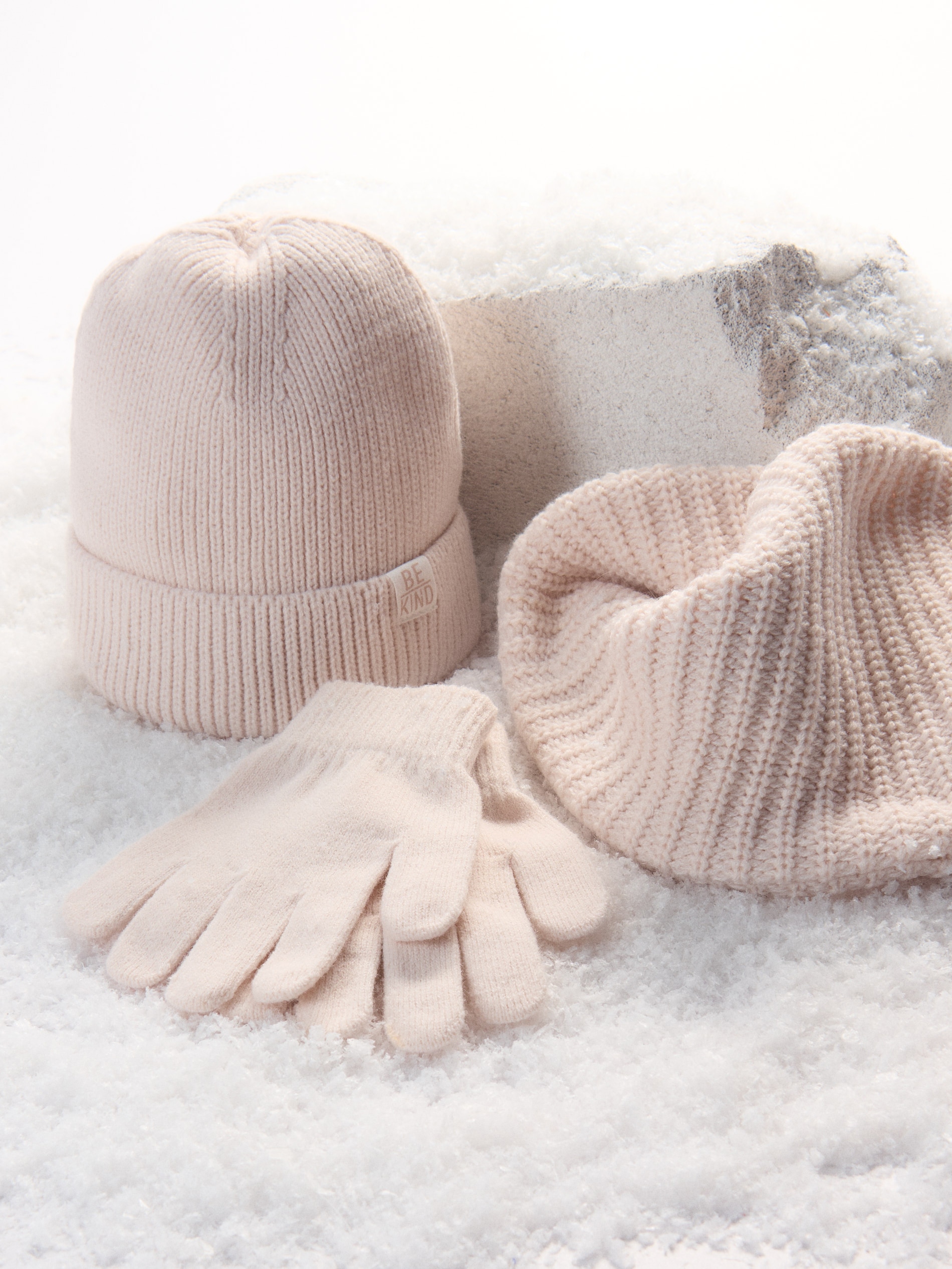 Sinsay - Σετ: Σκούφος, κασκόλ και γάντια - κρεμ φωτογραφία