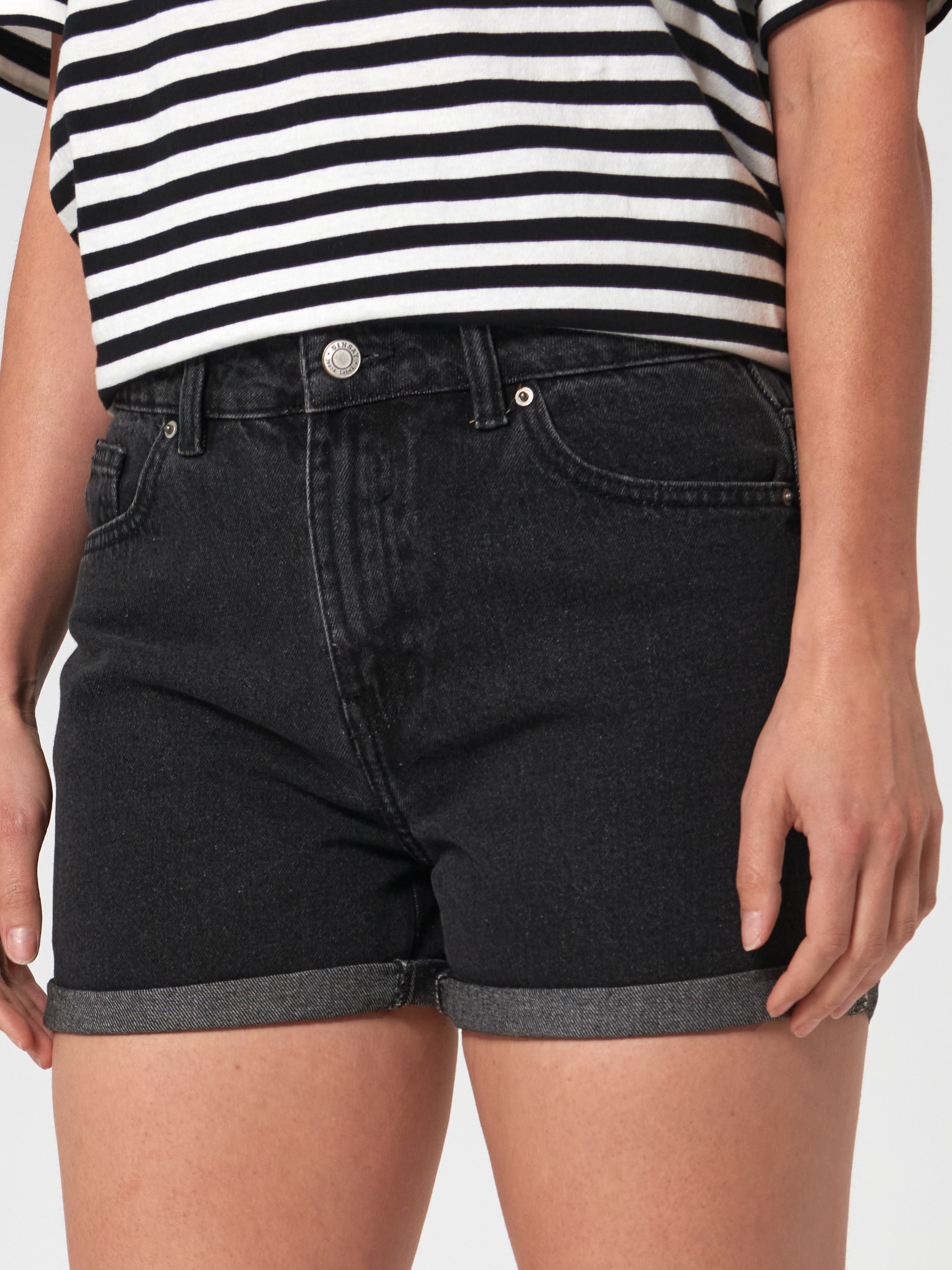 Sinsay - Szorty jeansowe mom high waist - czarny