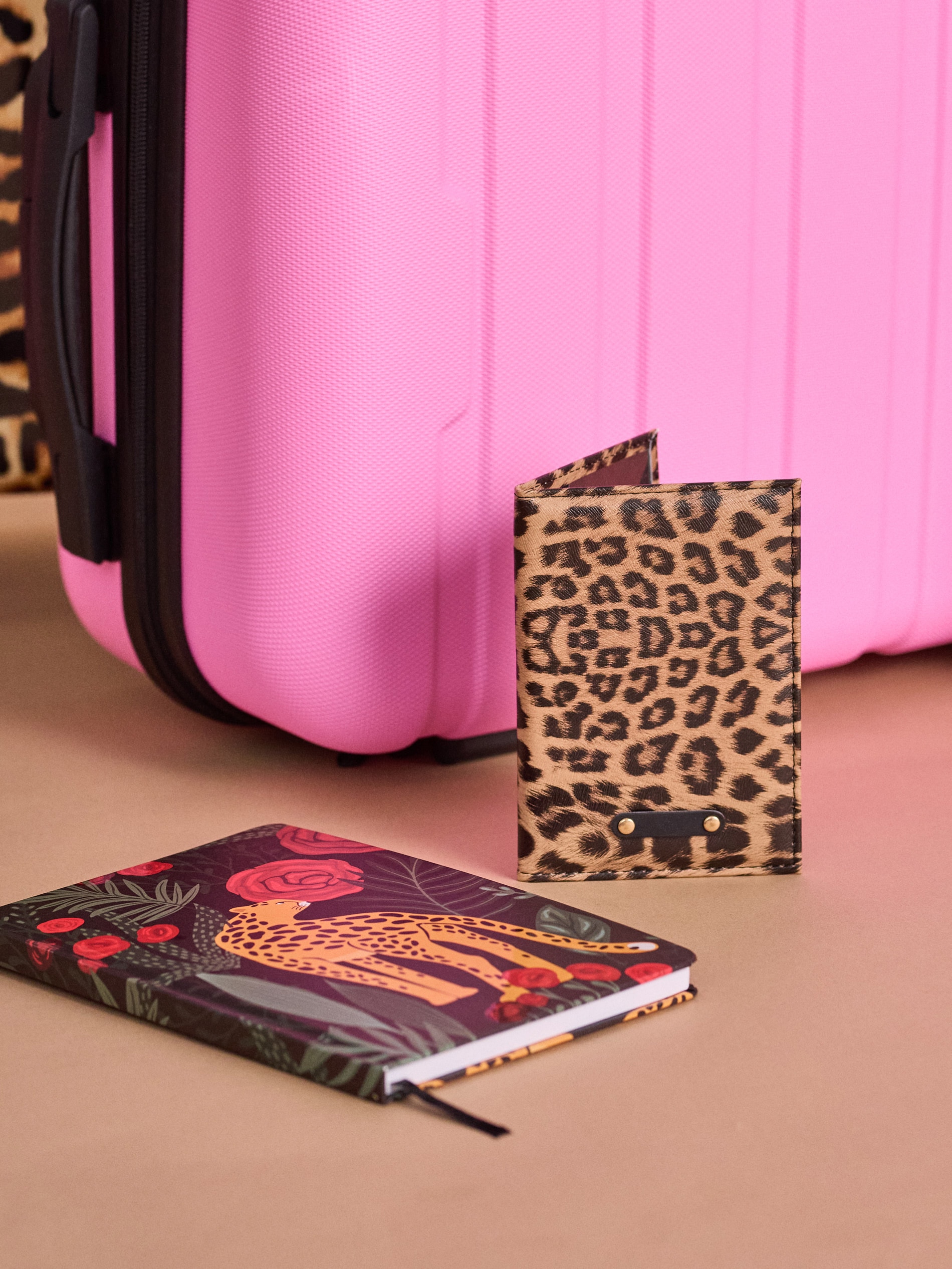 Sinsay - Θήκη για διαβατήριο - καφέ φωτογραφία