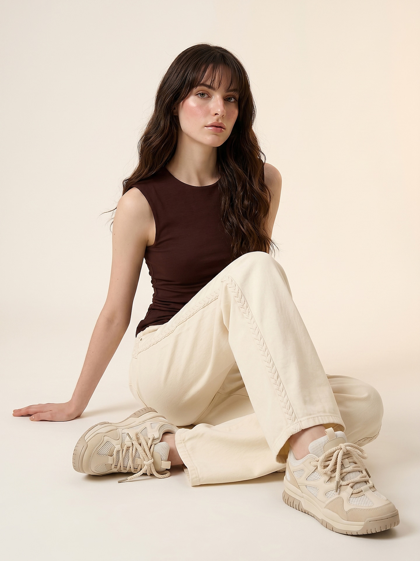 Sinsay - Jeansy wide leg mid waist z dekoracyjnym warkoczem na nogawce - kremowy