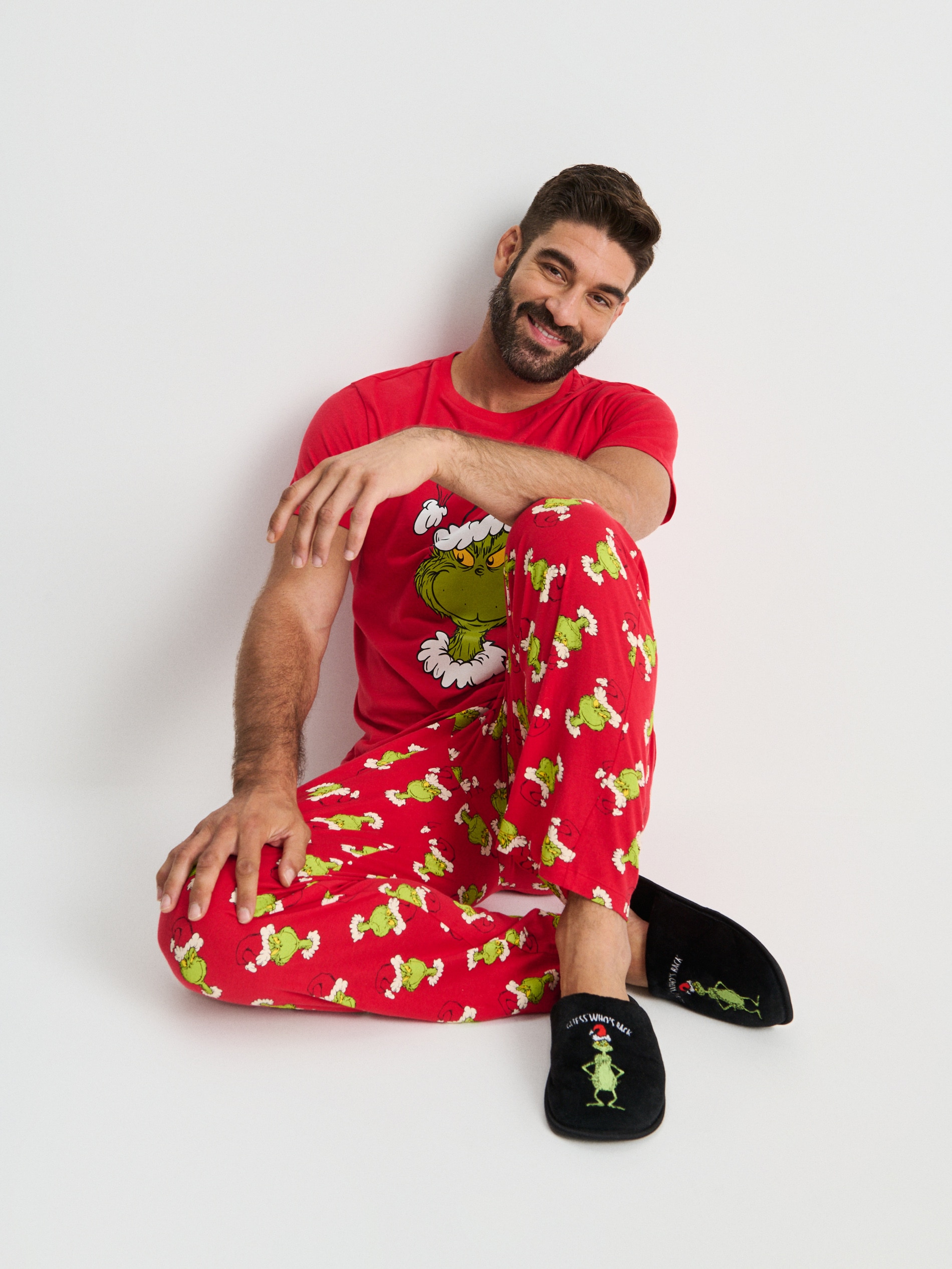 Sinsay - Παντόφλες Grinch - μαυρο φωτογραφία