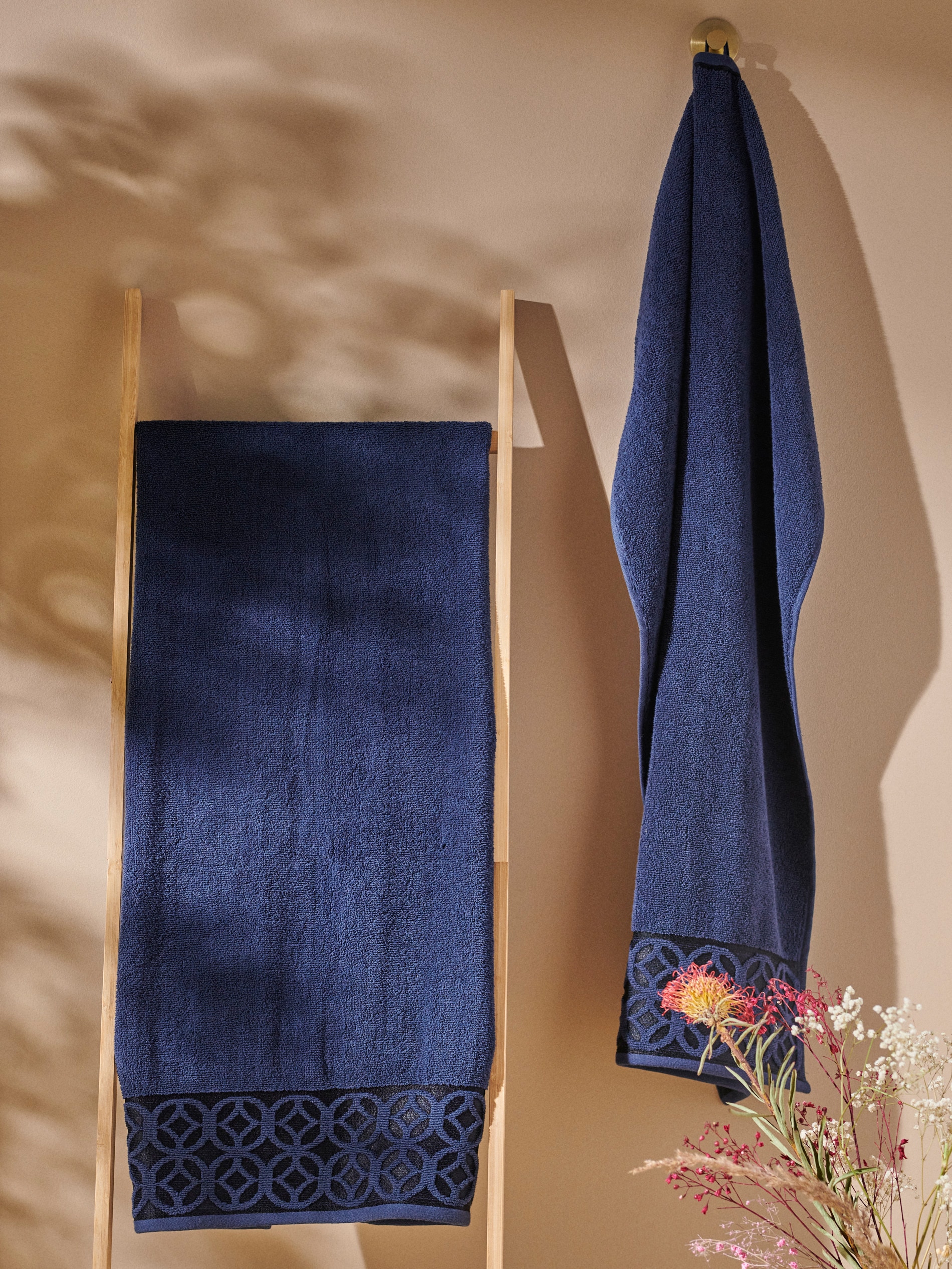 Sinsay - Βαμβακερή πετσέτα - ναυτικο μπλε φωτογραφία