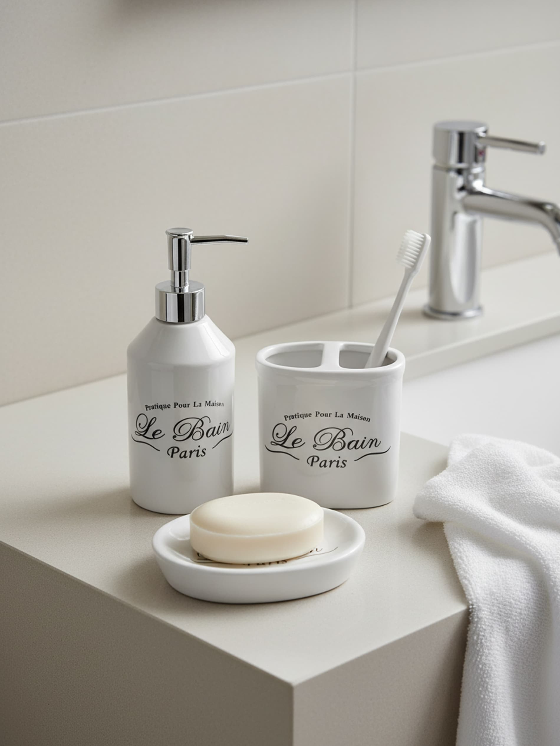 Sinsay - Σετ: Διανεμητής σαπουνιού, ποτήρι για οδοντόβουρτσες και σαπουνοθήκη - κρεμ φωτογραφία