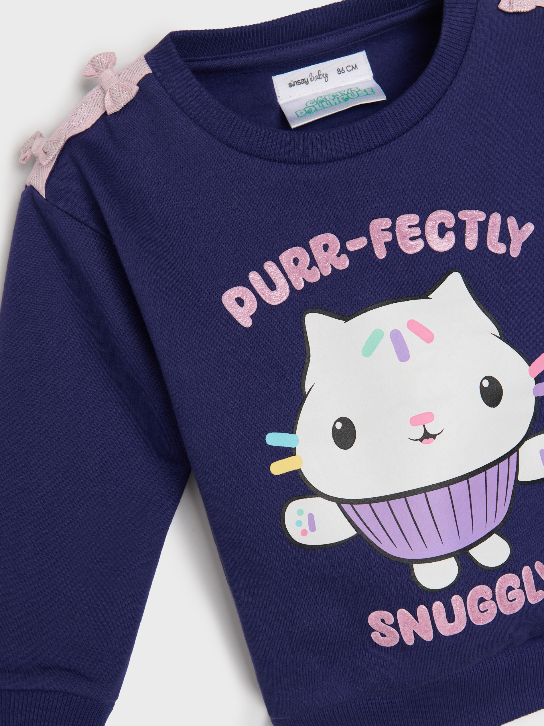 Sinsay - Μπλούζα με λαιμόκοψη crewneck Gabby’s Dollhouse - ναυτικο μπλε φωτογραφία