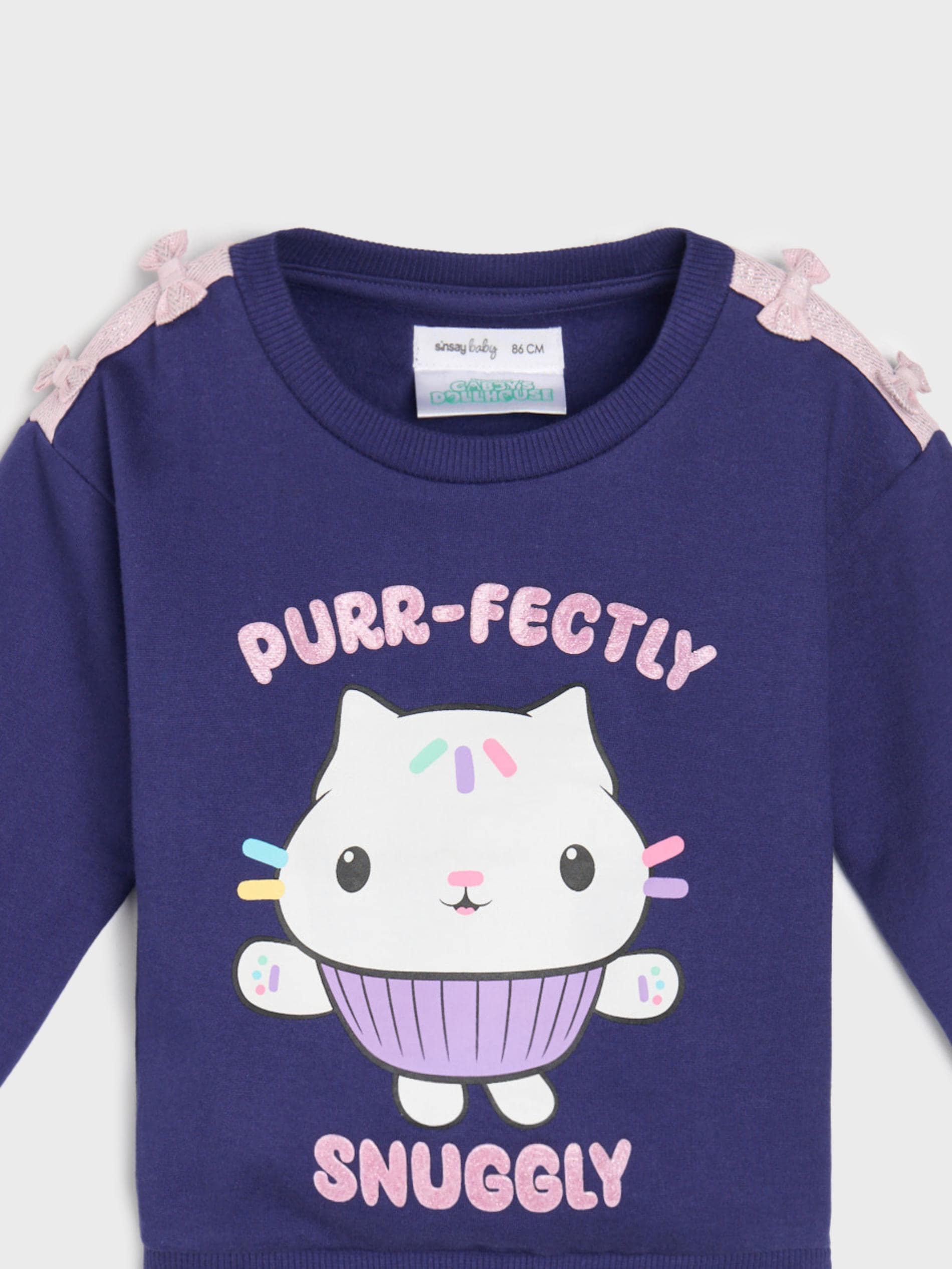 Sinsay - Μπλούζα με λαιμόκοψη crewneck Gabby’s Dollhouse - ναυτικο μπλε φωτογραφία