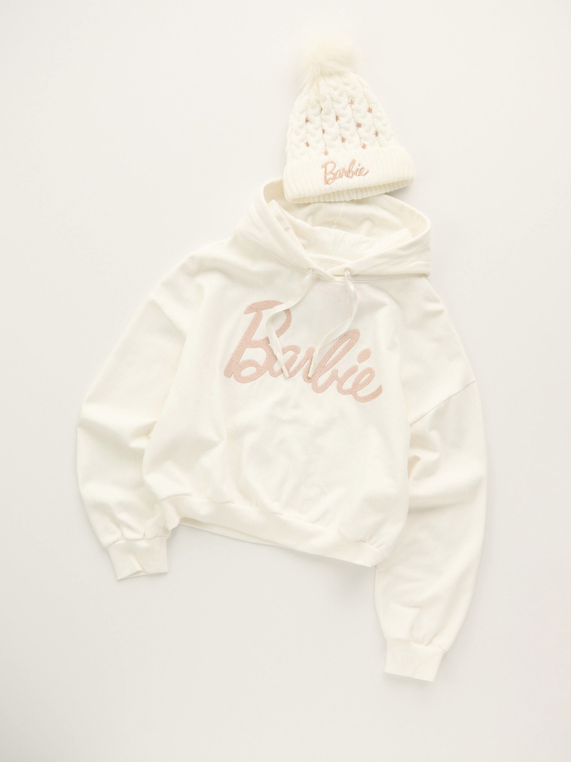 Sinsay - Φούτερ με στάμπα Barbie - κρεμ φωτογραφία
