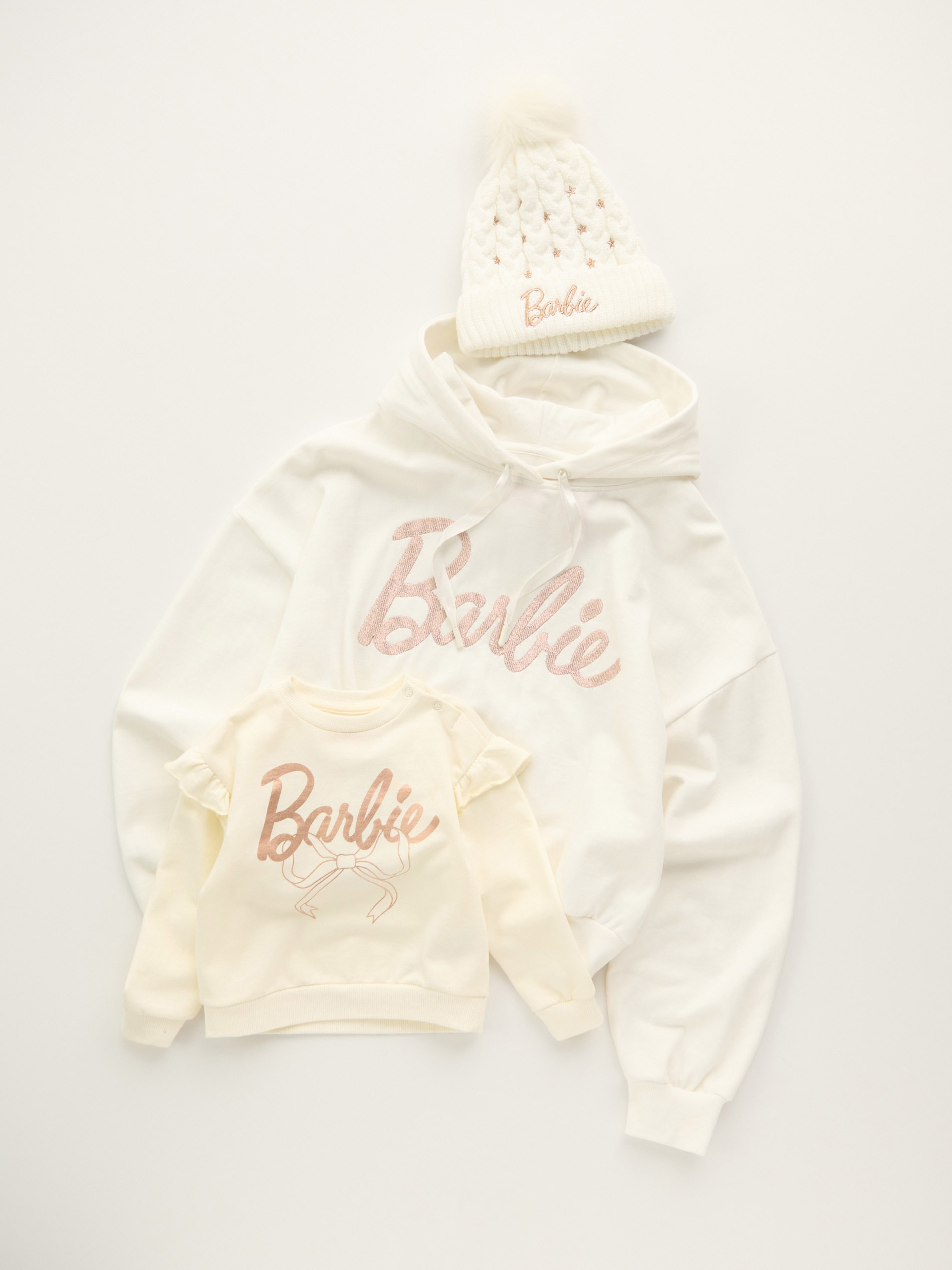 Sinsay - Φούτερ με στάμπα Barbie - κρεμ φωτογραφία