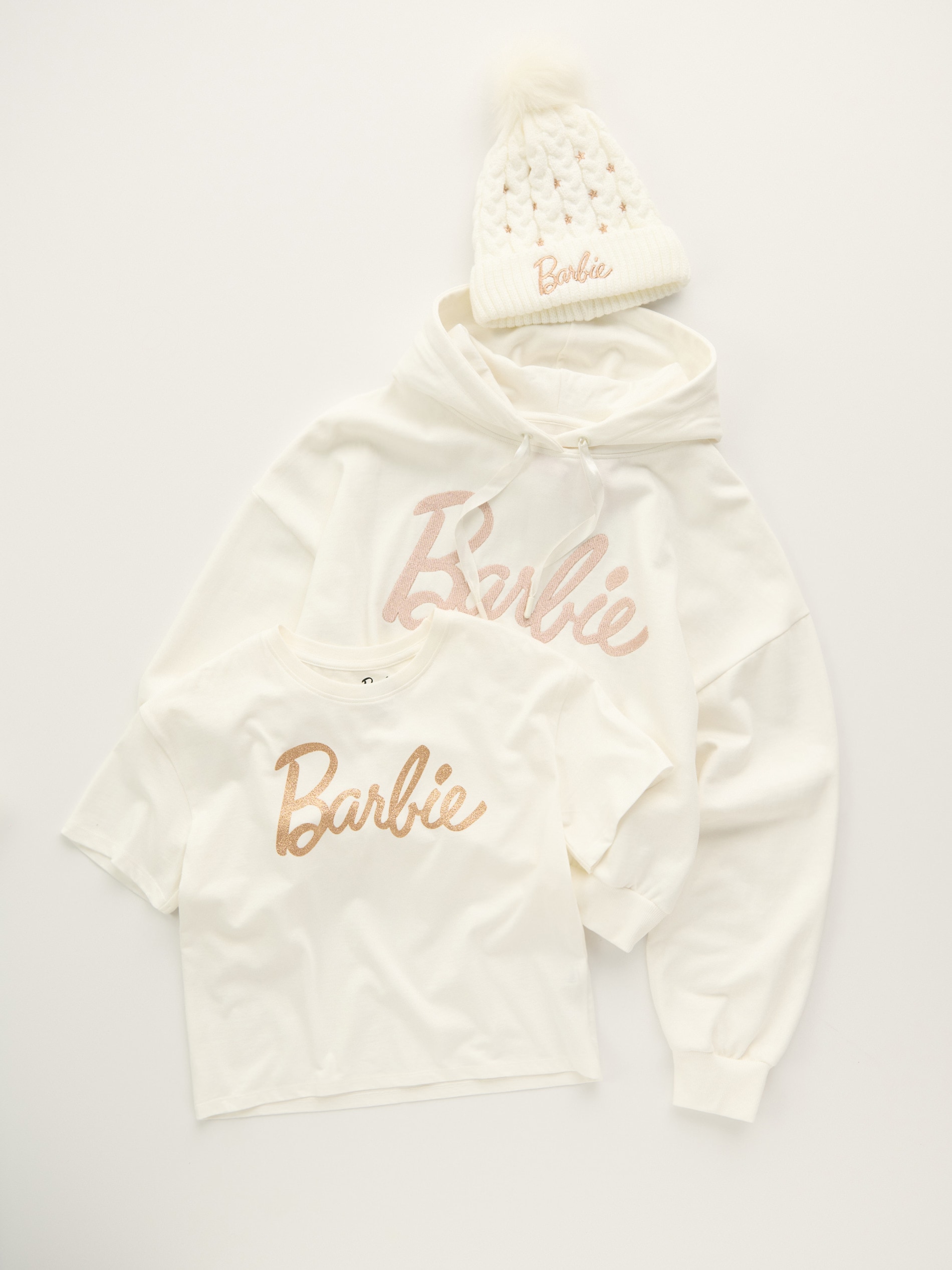 Sinsay - Φούτερ με στάμπα Barbie - κρεμ φωτογραφία