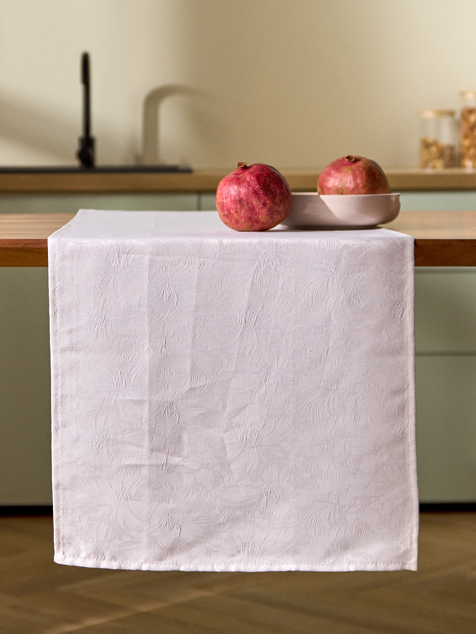 Sinsay - Δρομέας τραπεζιού με ζακάρ σχέδιο - κρεμ φωτογραφία