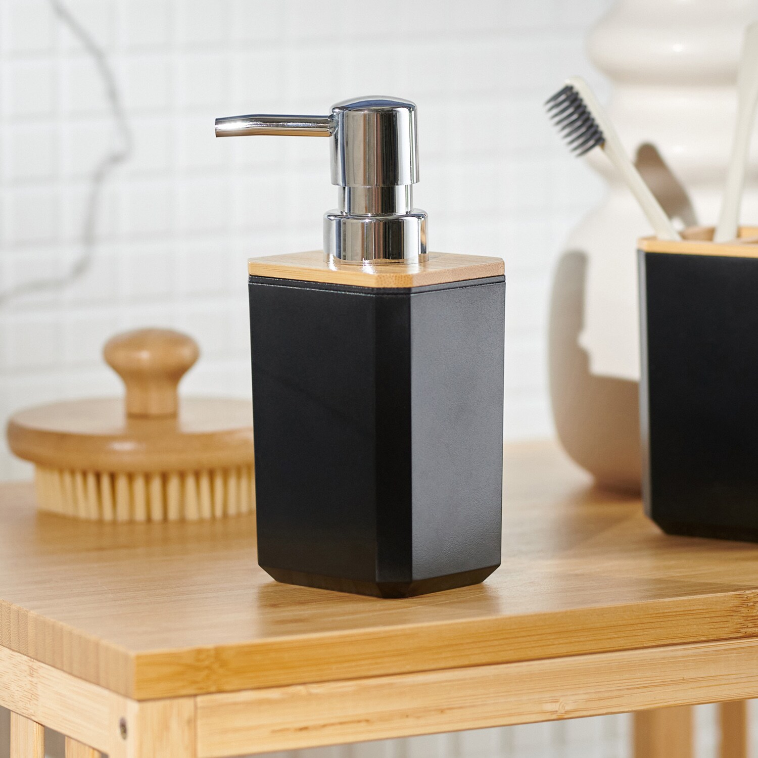 Sinsay – Dozator pentru săpun lichid – Negru accessories imagine noua