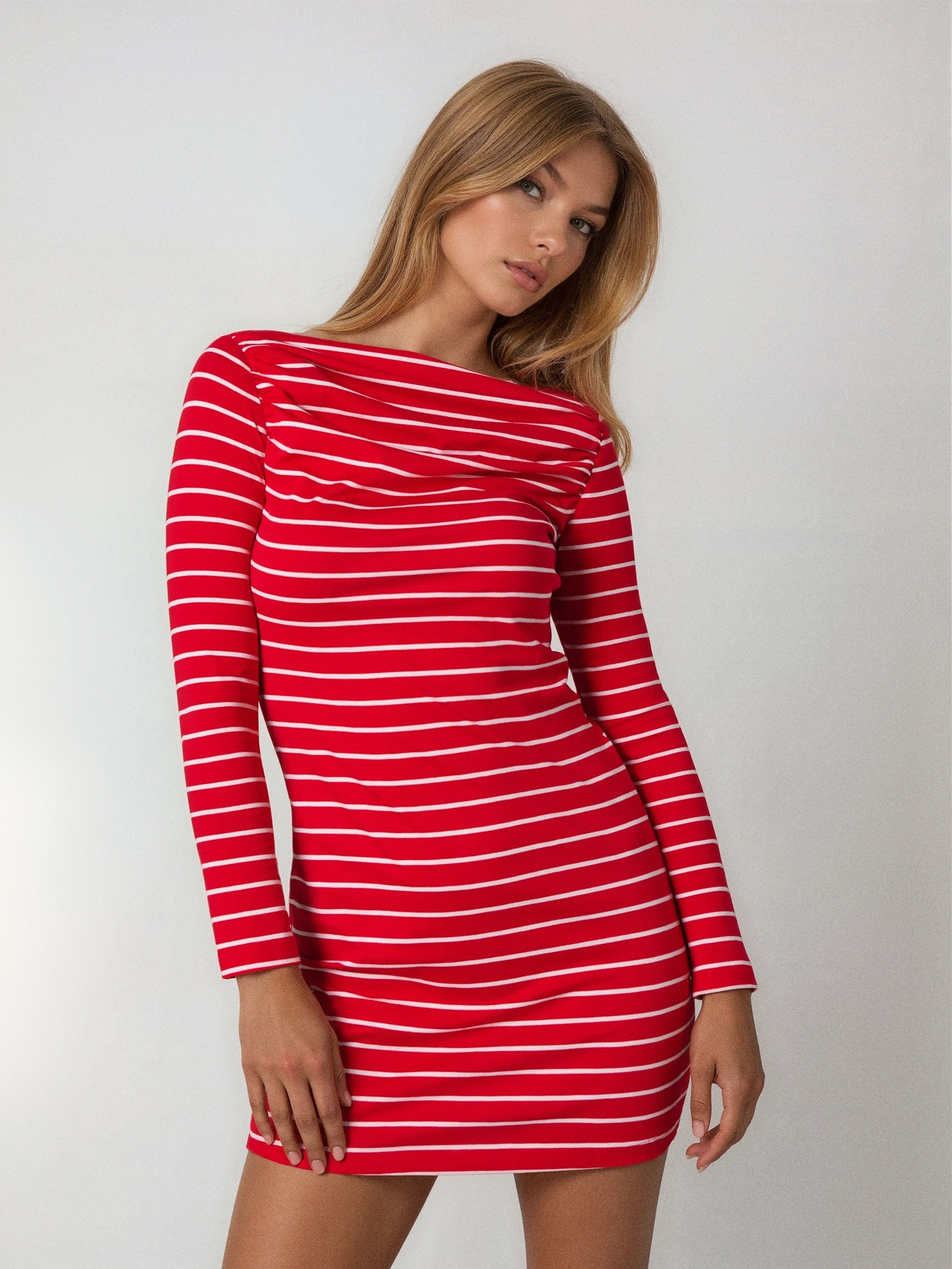 Sinsay - Φόρεμα με ρίγες και σούρα στο ντεκολτέ - πολυχρωμο φωτογραφία