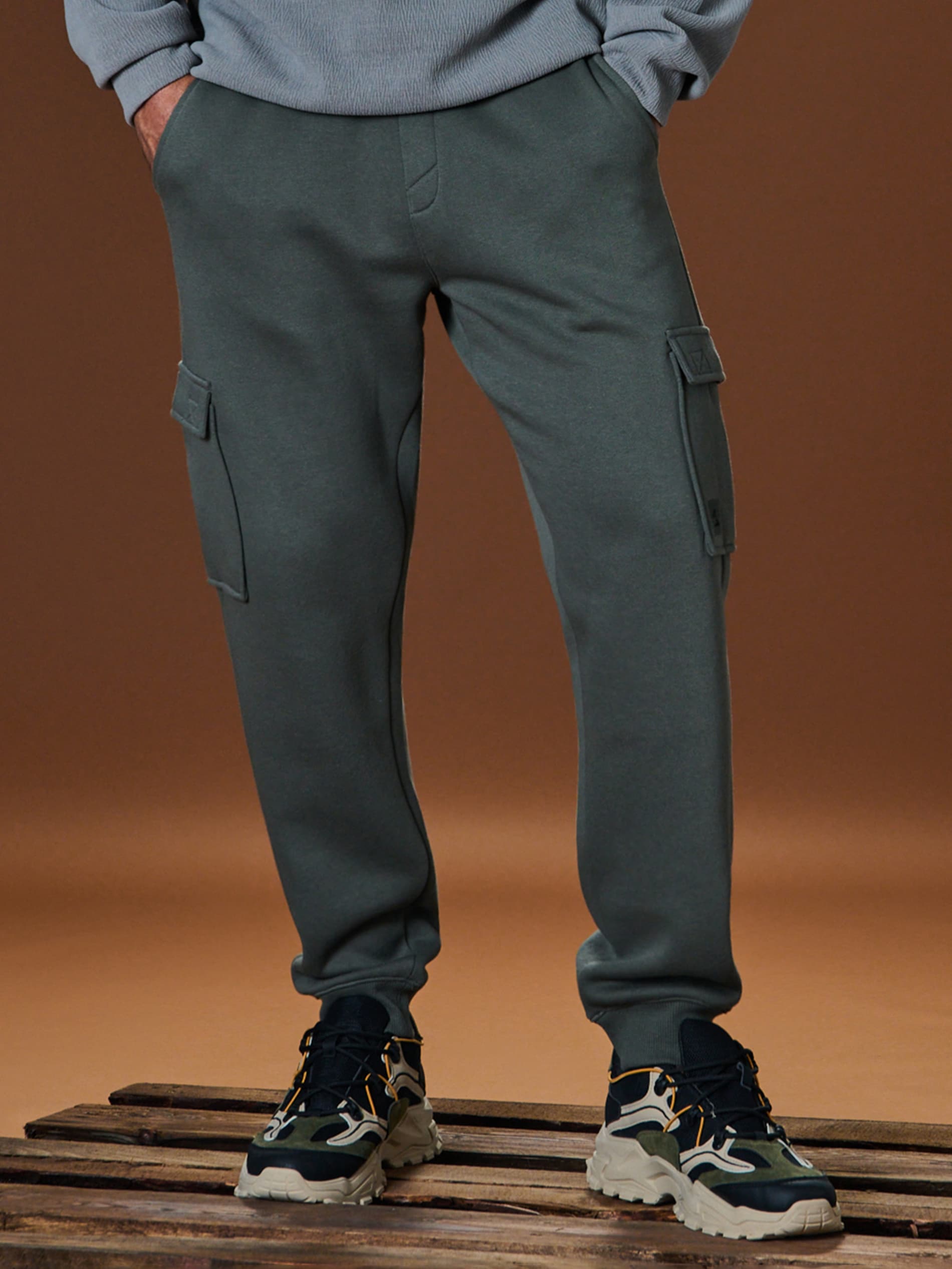 Sinsay - Spodnie tapered cargo fit - khaki