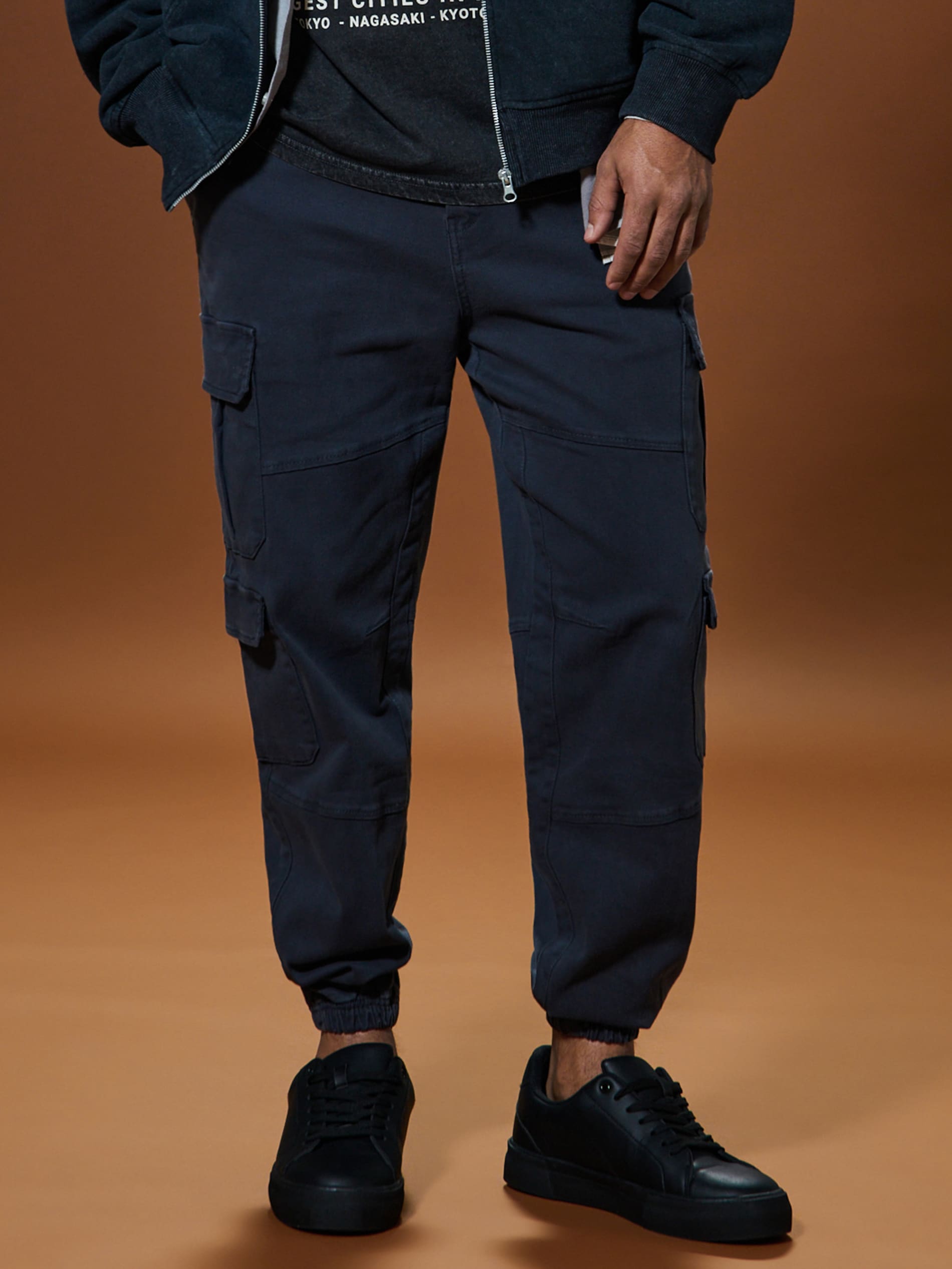 Sinsay - Spodnie jogger cargo - green spruce
