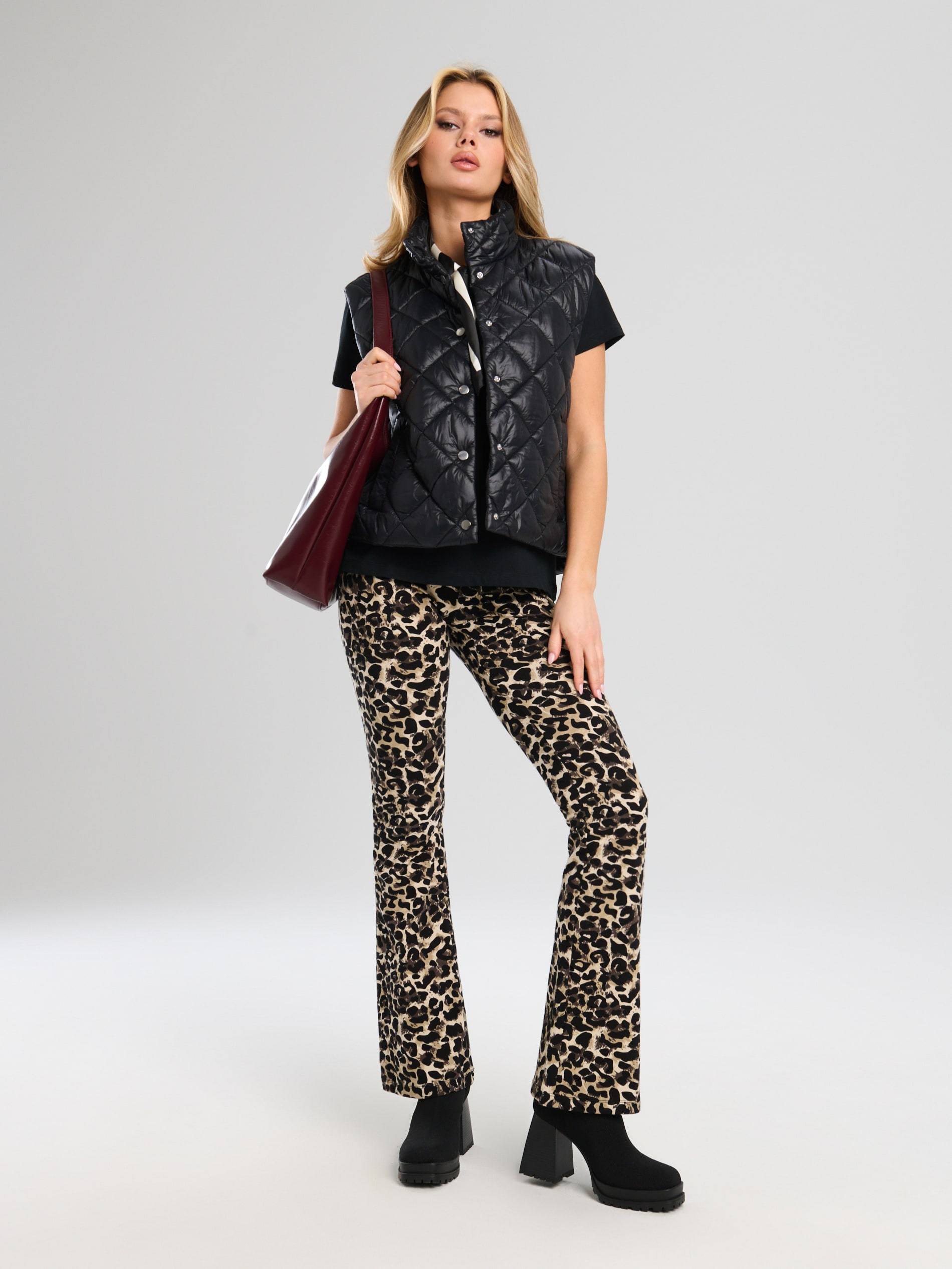 Sinsay - Καπιτονέ γιλέκο - μαυρο φωτογραφία