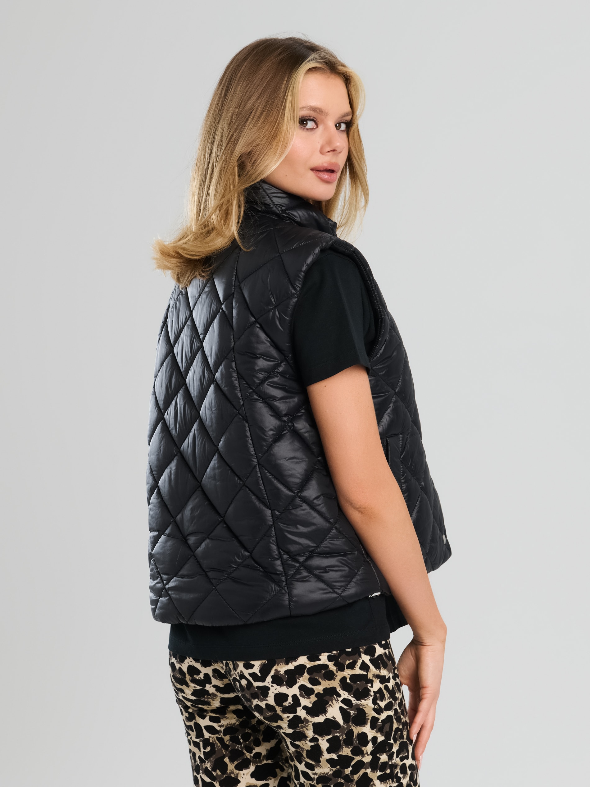 Sinsay - Καπιτονέ γιλέκο - μαυρο φωτογραφία