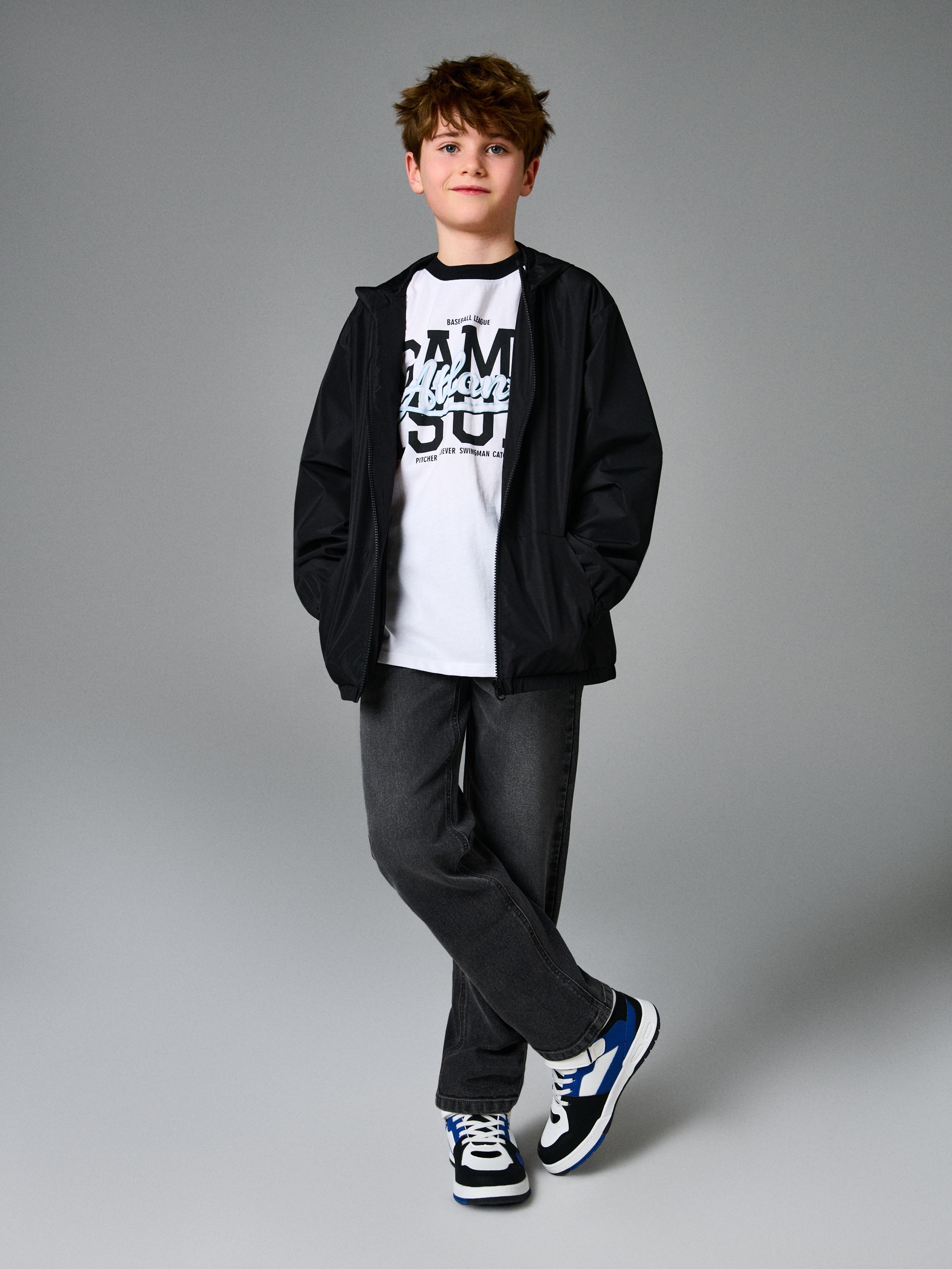 Sinsay - Jeansy straight z efektem sprania - szary