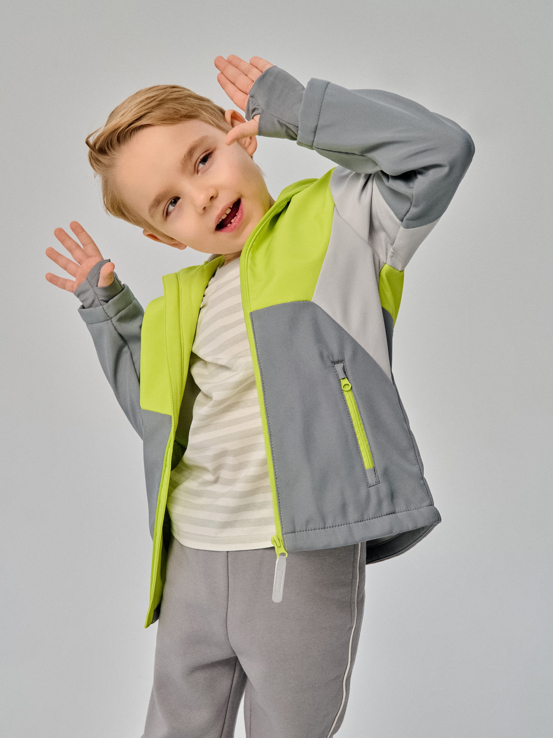Sportowa kurtka Active softshell z kapturem i elementami odblaskowymi