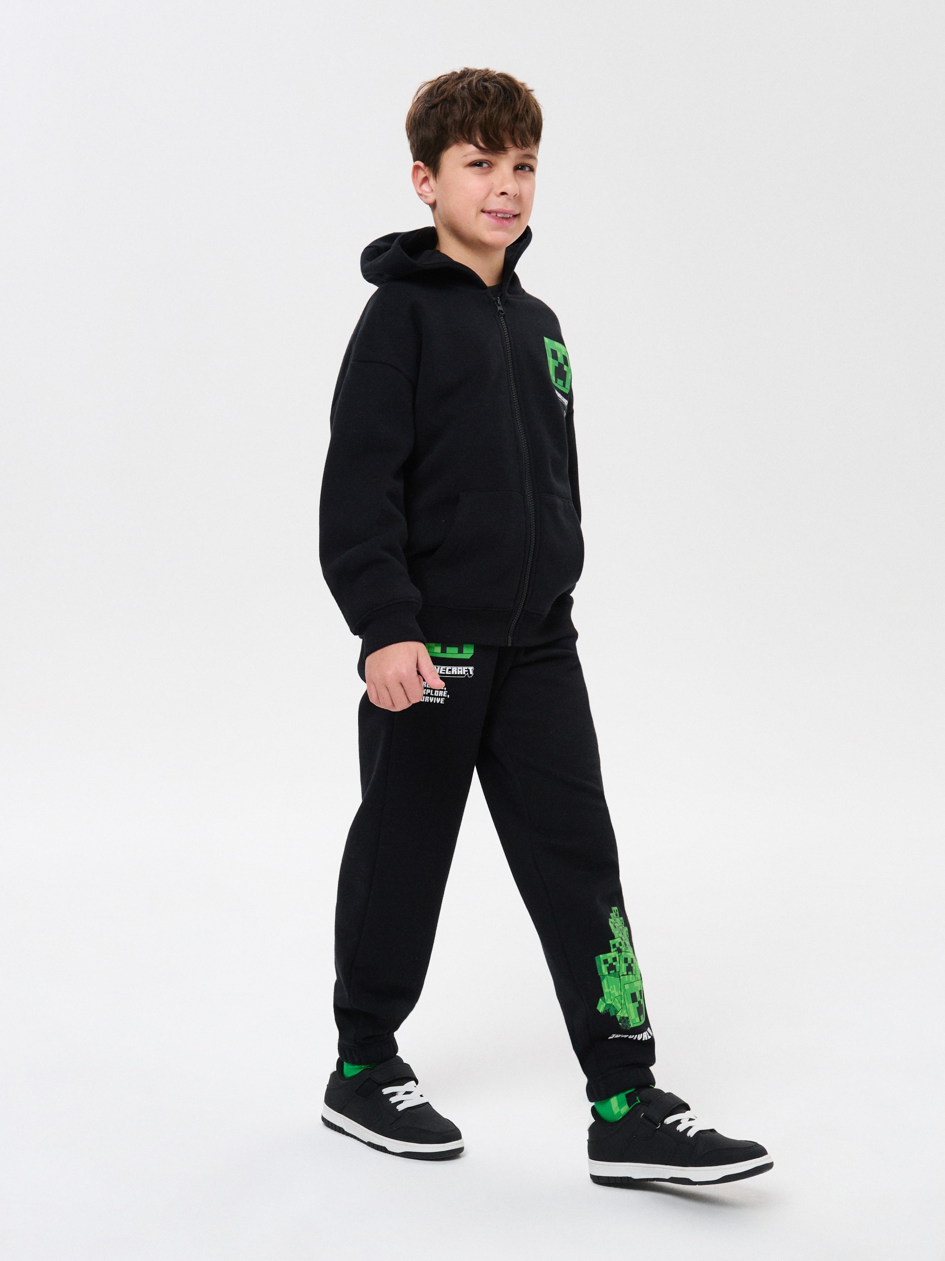 Spodnie dresowe jogger z nadrukiem Minecraft