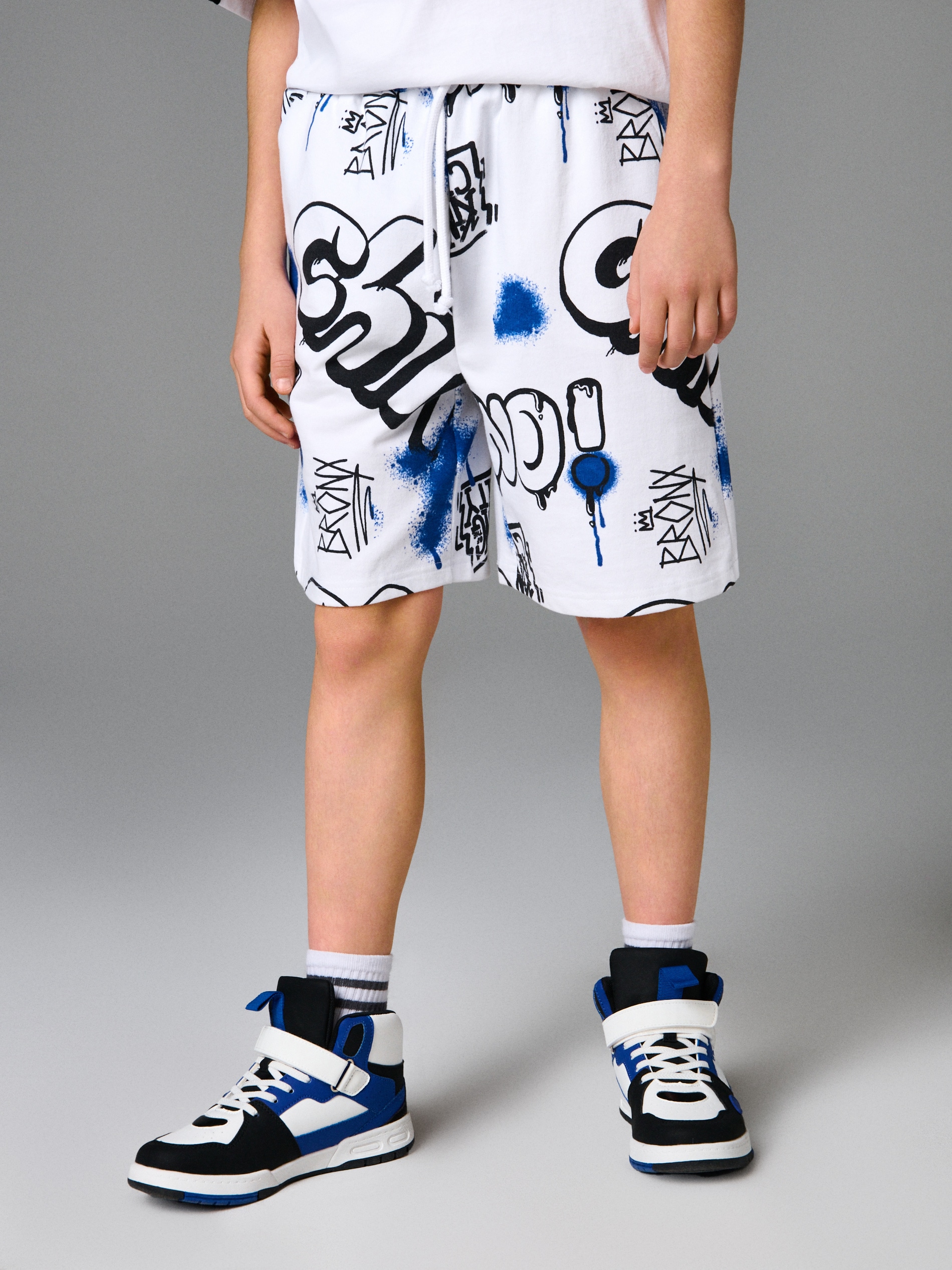 Sinsay - Szorty loose fit - biały