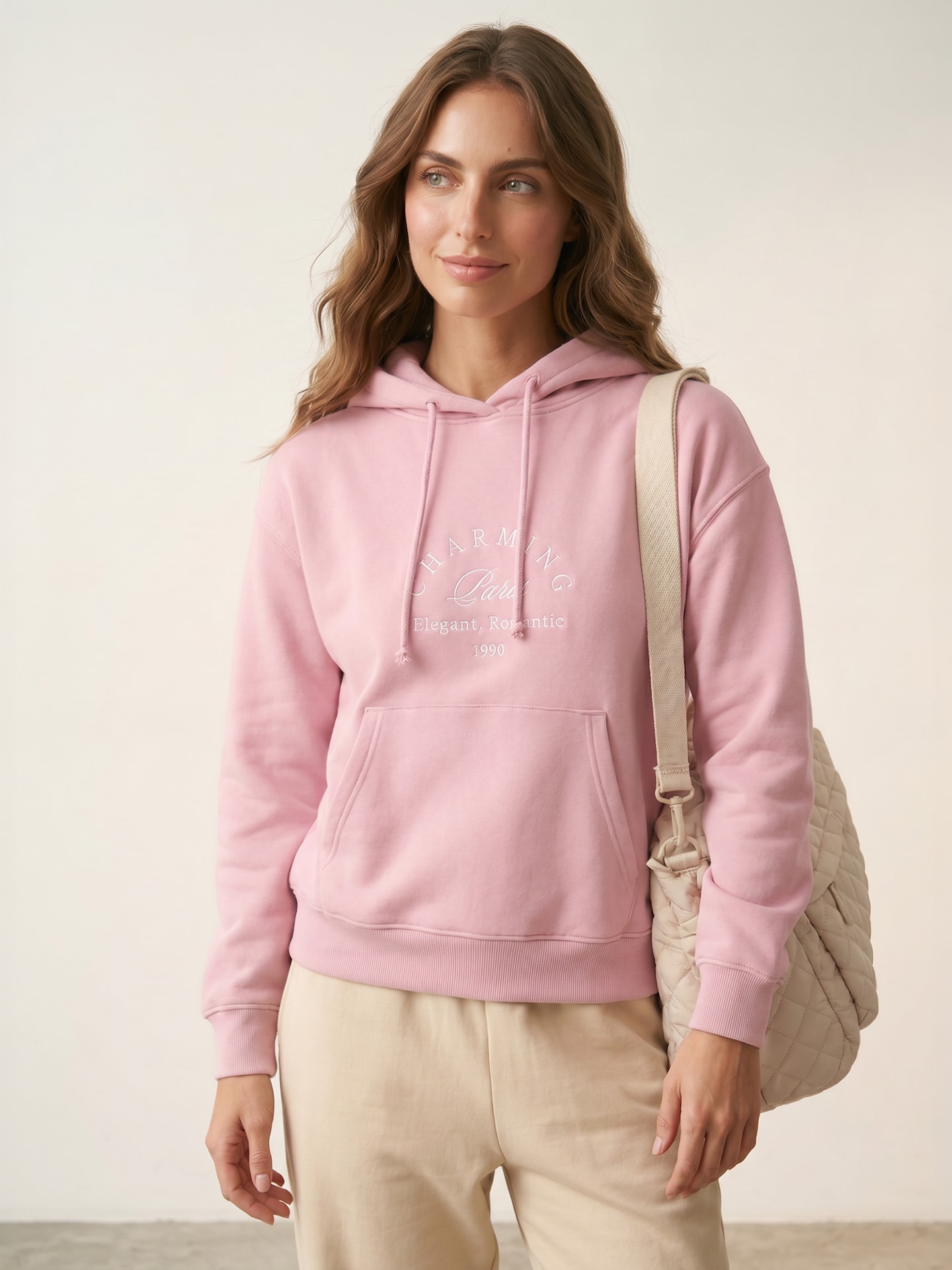 Sinsay - Dresowa bluza hoodie z kieszenią i haftowanym napisem - różowy