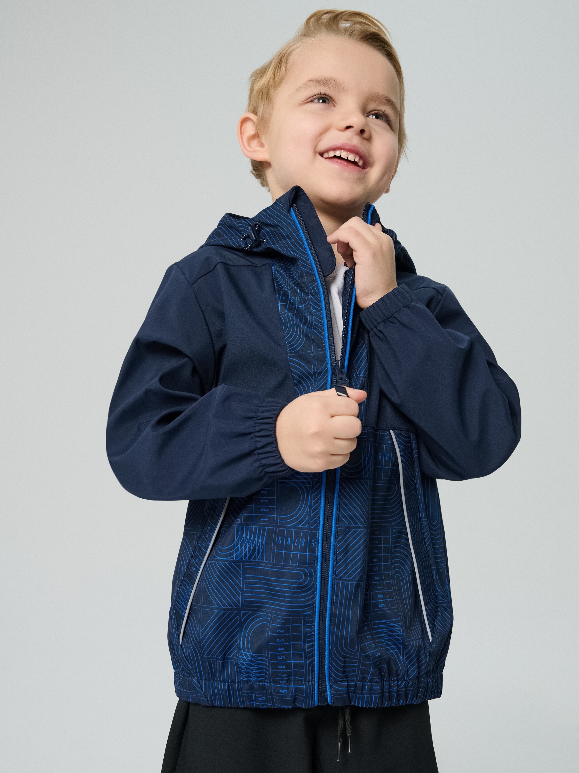 Sinsay - Sportowa kurtka hiking z kapturem i elementami odblaskowymi Active - granatowy