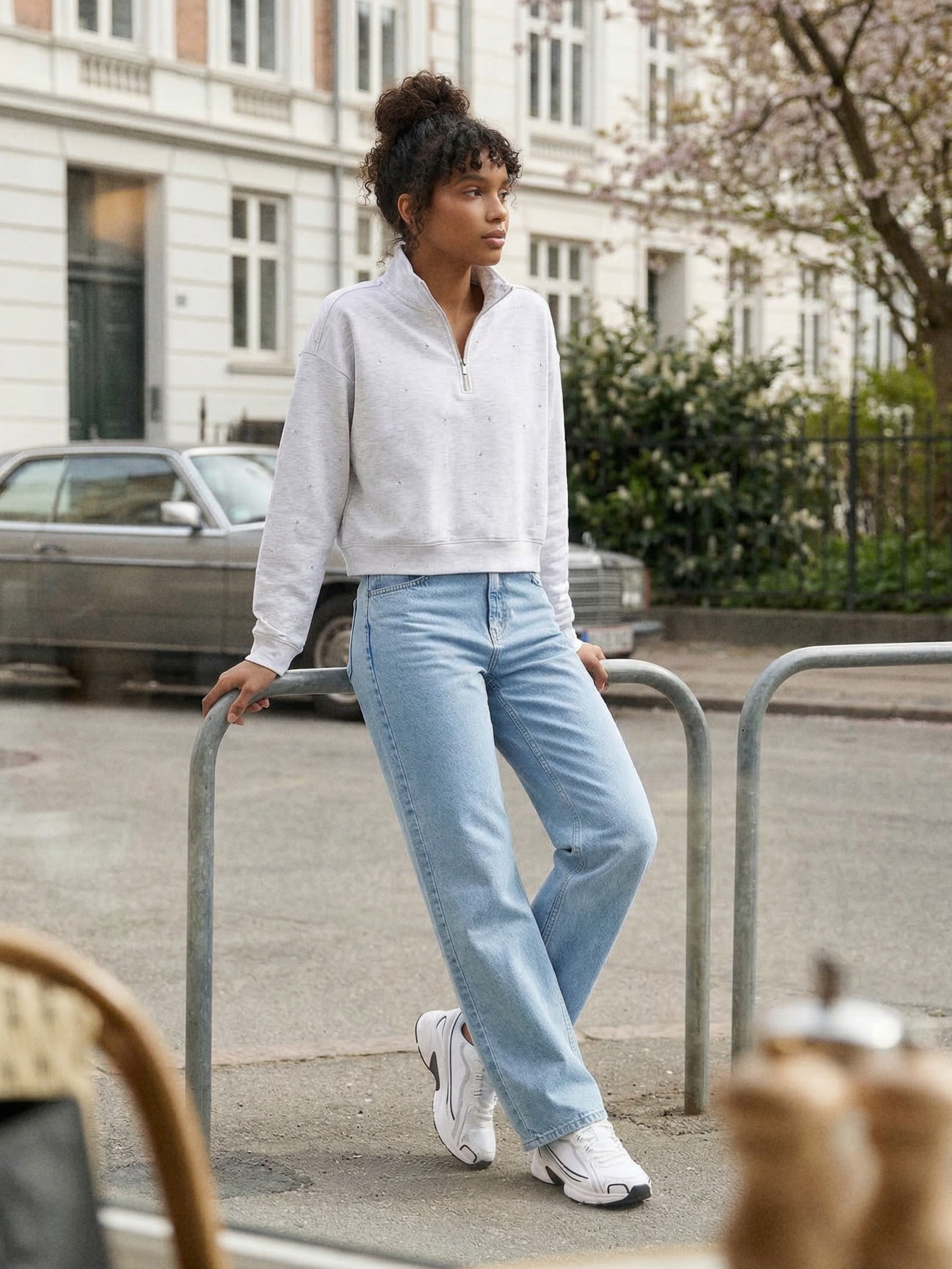 Sinsay - Bluza half-zip soft touch z domieszką wiskozy i ozdobnymi cyrkoniami - szary