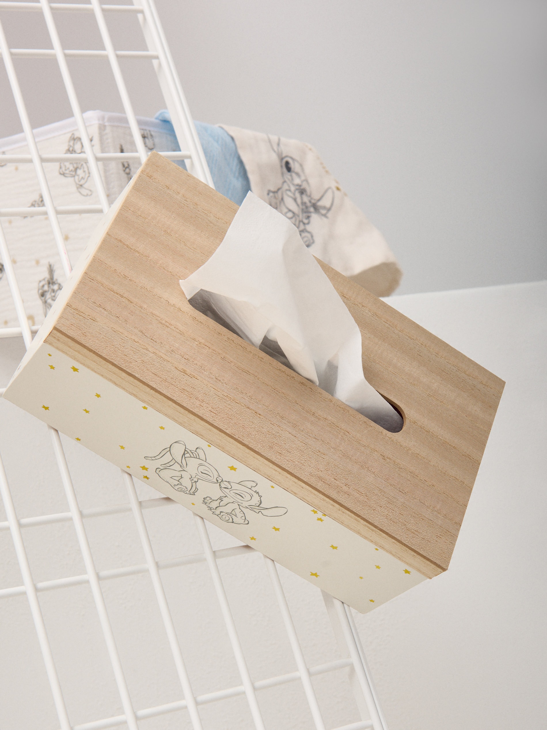 Sinsay - Κάλυμμα για κουτί για χαρτομάντιλα Stitch - μπεζ φωτογραφία