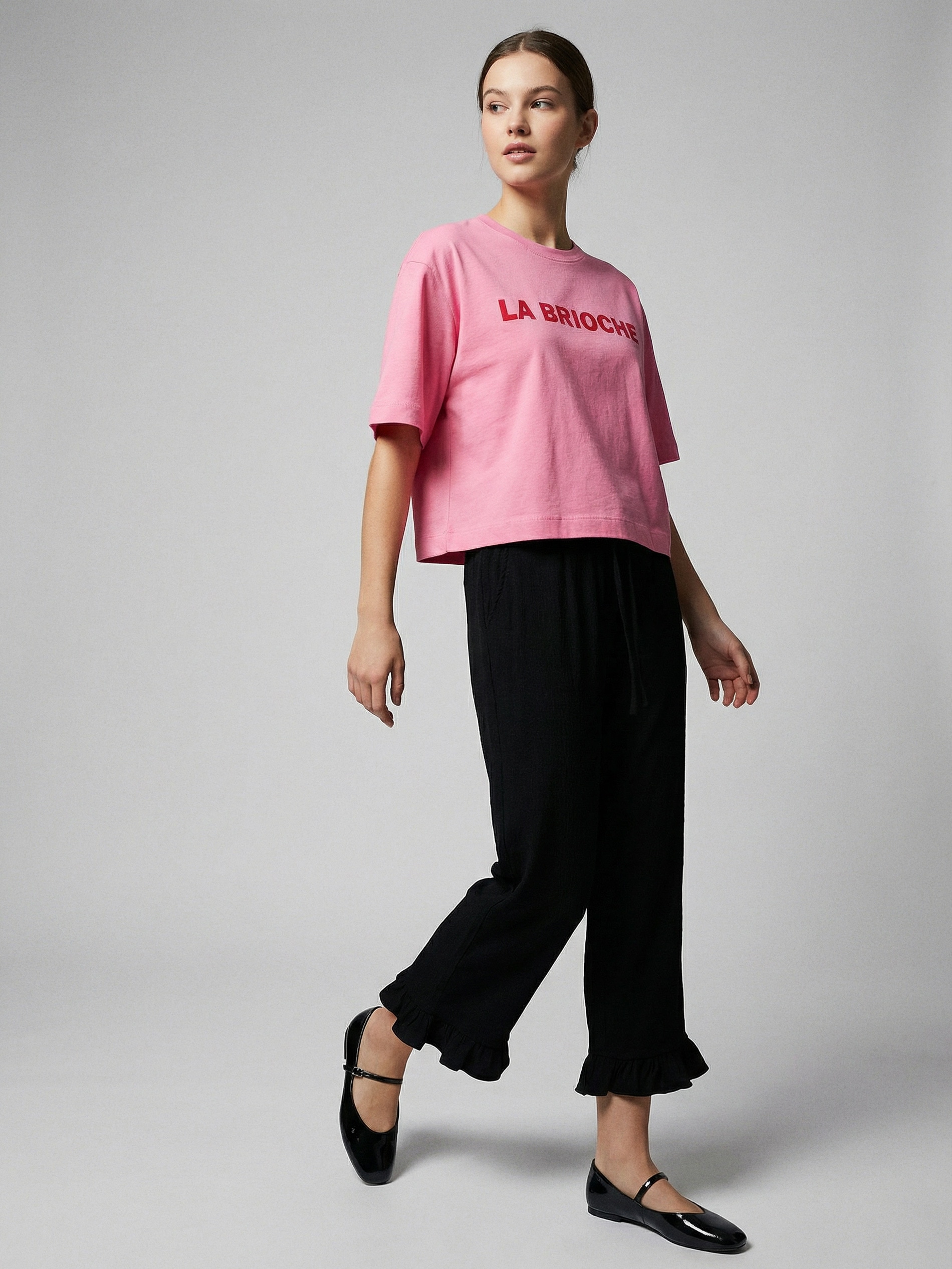 Sinsay - Bawełniana koszulka z napisem LA BRIOCHE - różowy