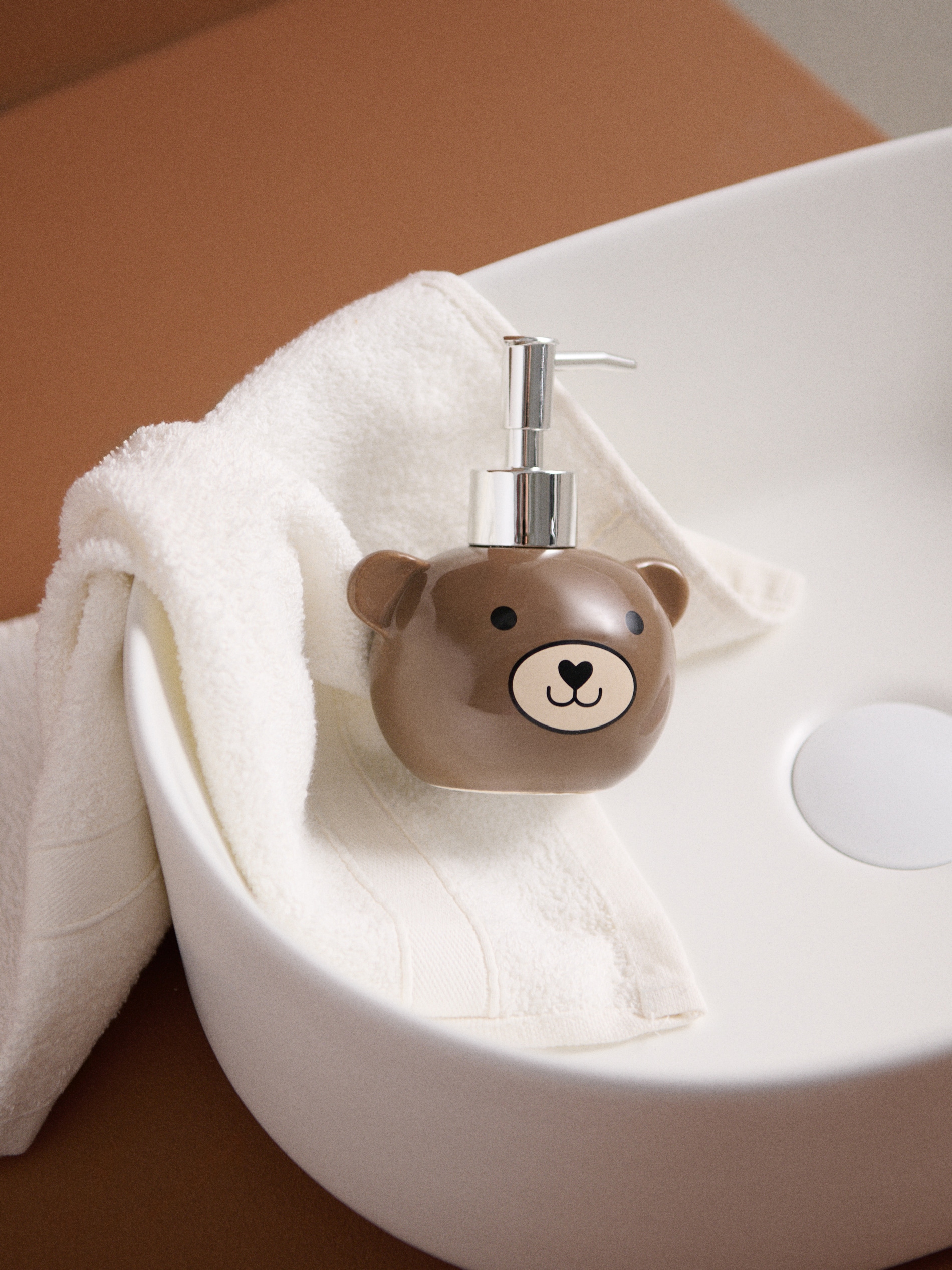 Sinsay - Δοσομετρητής σαπουνιού σε σχήμα αρκουδάκι - καφέ φωτογραφία