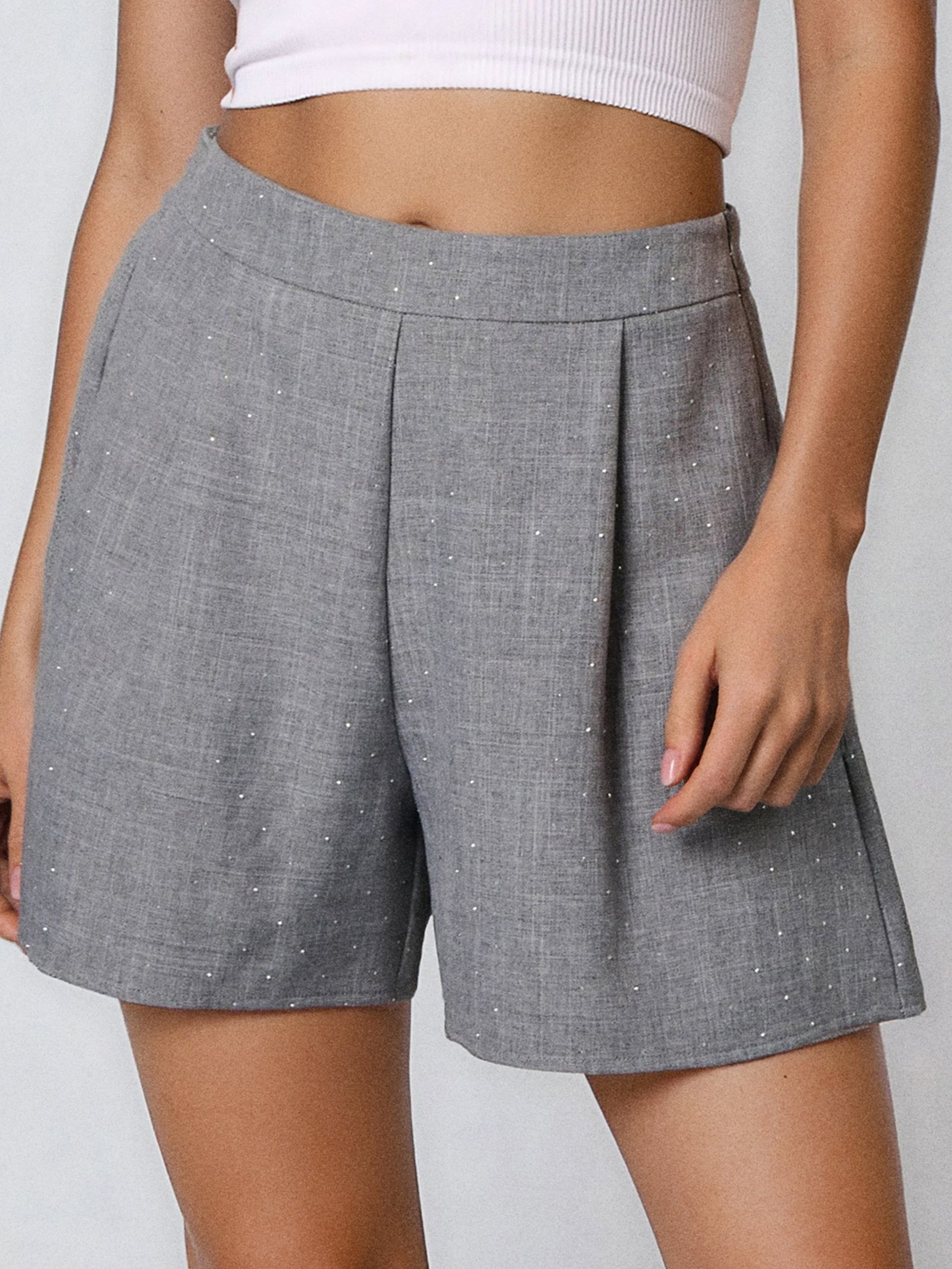 Sinsay - Σορτς με κρύσταλλα - ανοιχτό γκρι φωτογραφία