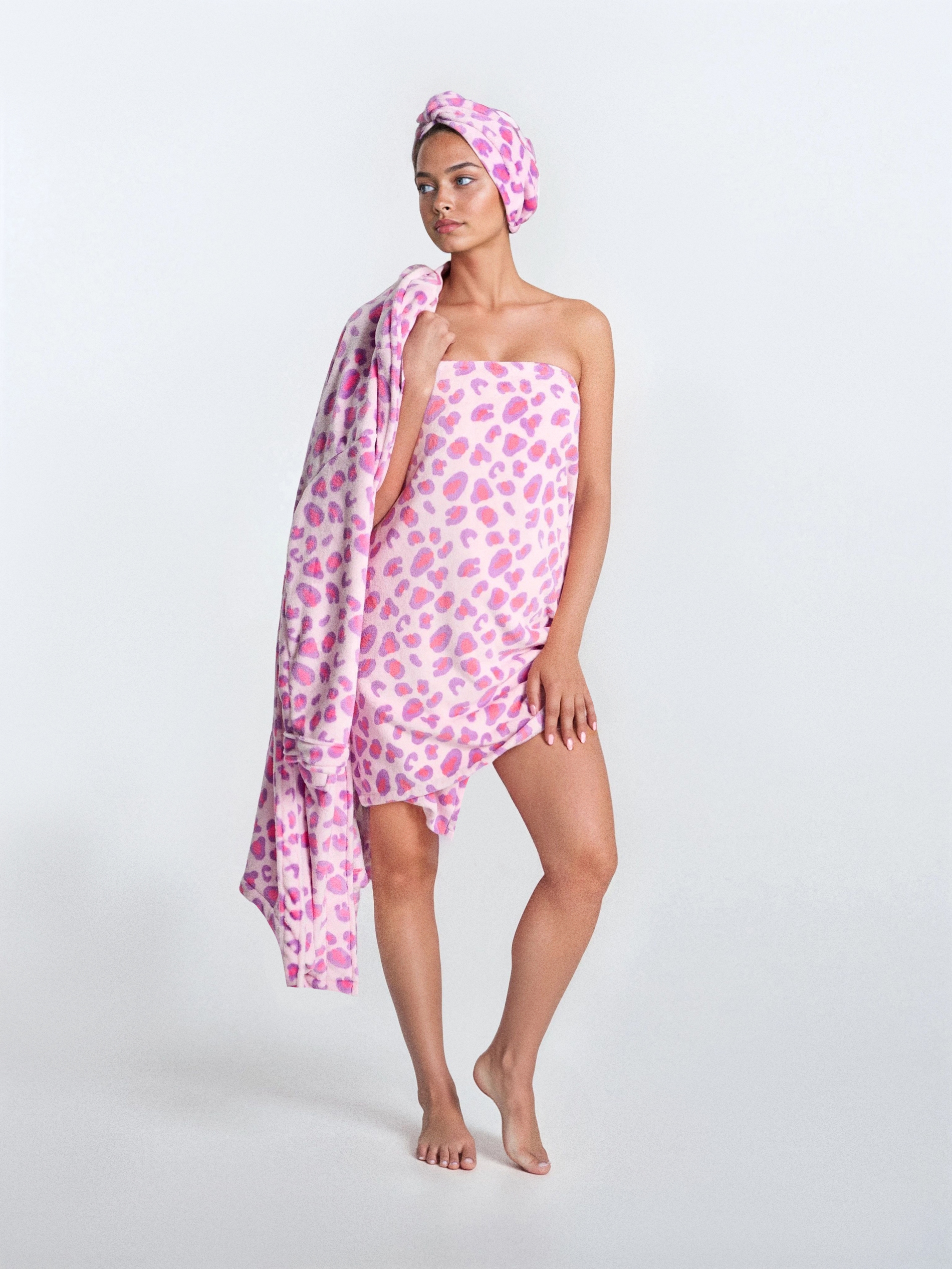 Sinsay - Σετ: Μπουρνούζι, πετσέτα και πετσέτα μαλλιών - χρωμα της ορχιδεας φωτογραφία