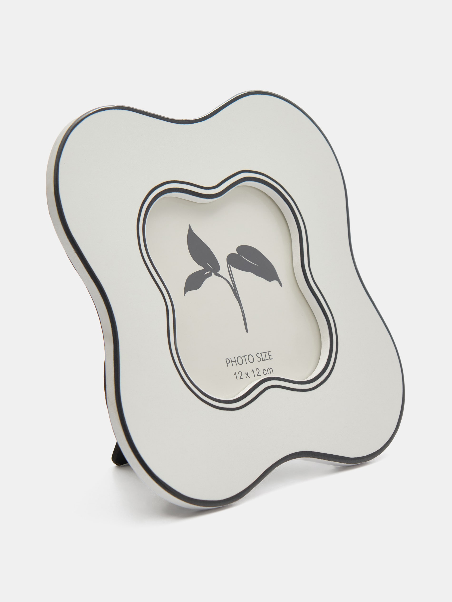 Sinsay - Διακοσμητική κορνίζα σε ασυνήθιστο σχήμα - κρεμ φωτογραφία