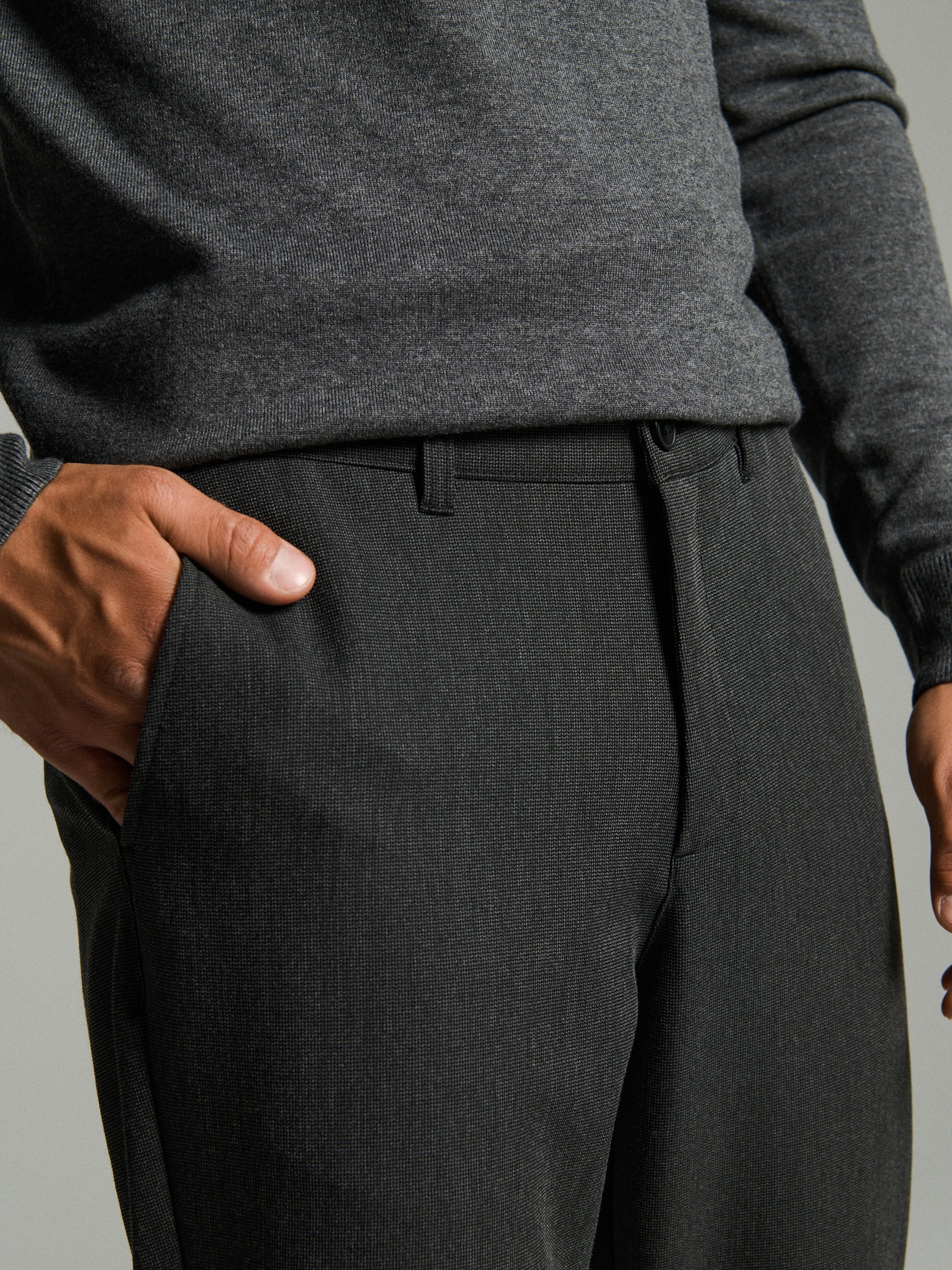 Sinsay - Στενό παντελόνι chino - σκουρο γκρι φωτογραφία