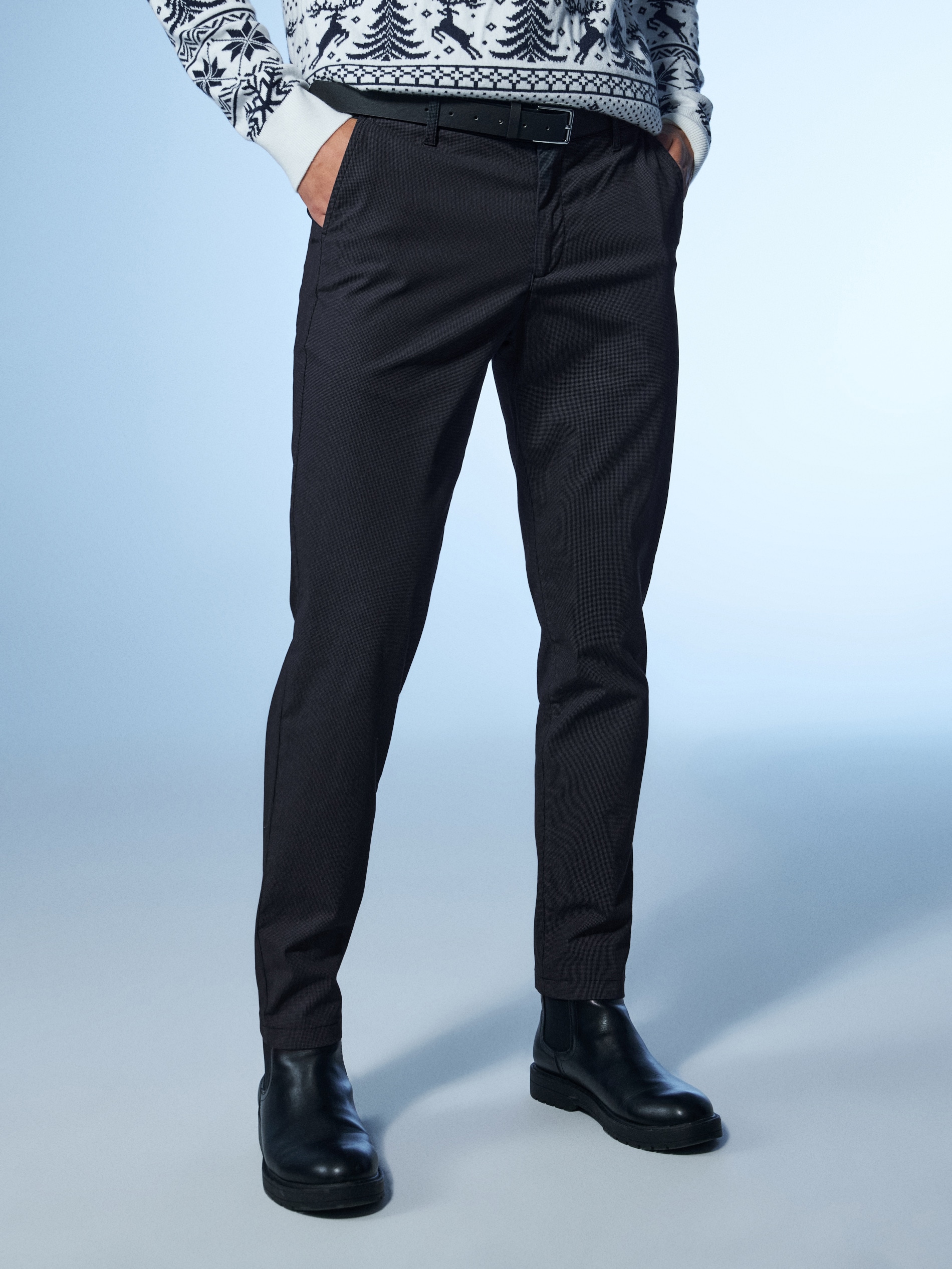 Sinsay - Eleganckie spodnie chino z paskiem - czarny