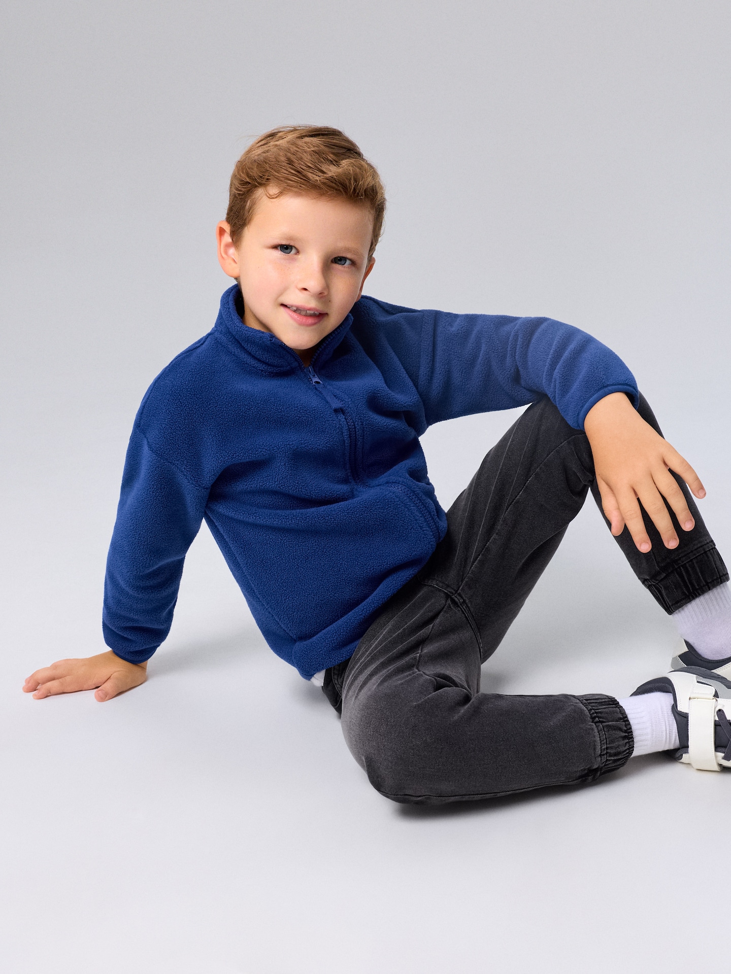 Sinsay - Jeansy jogger z efektem sprania z domieszką wiskozy - szary