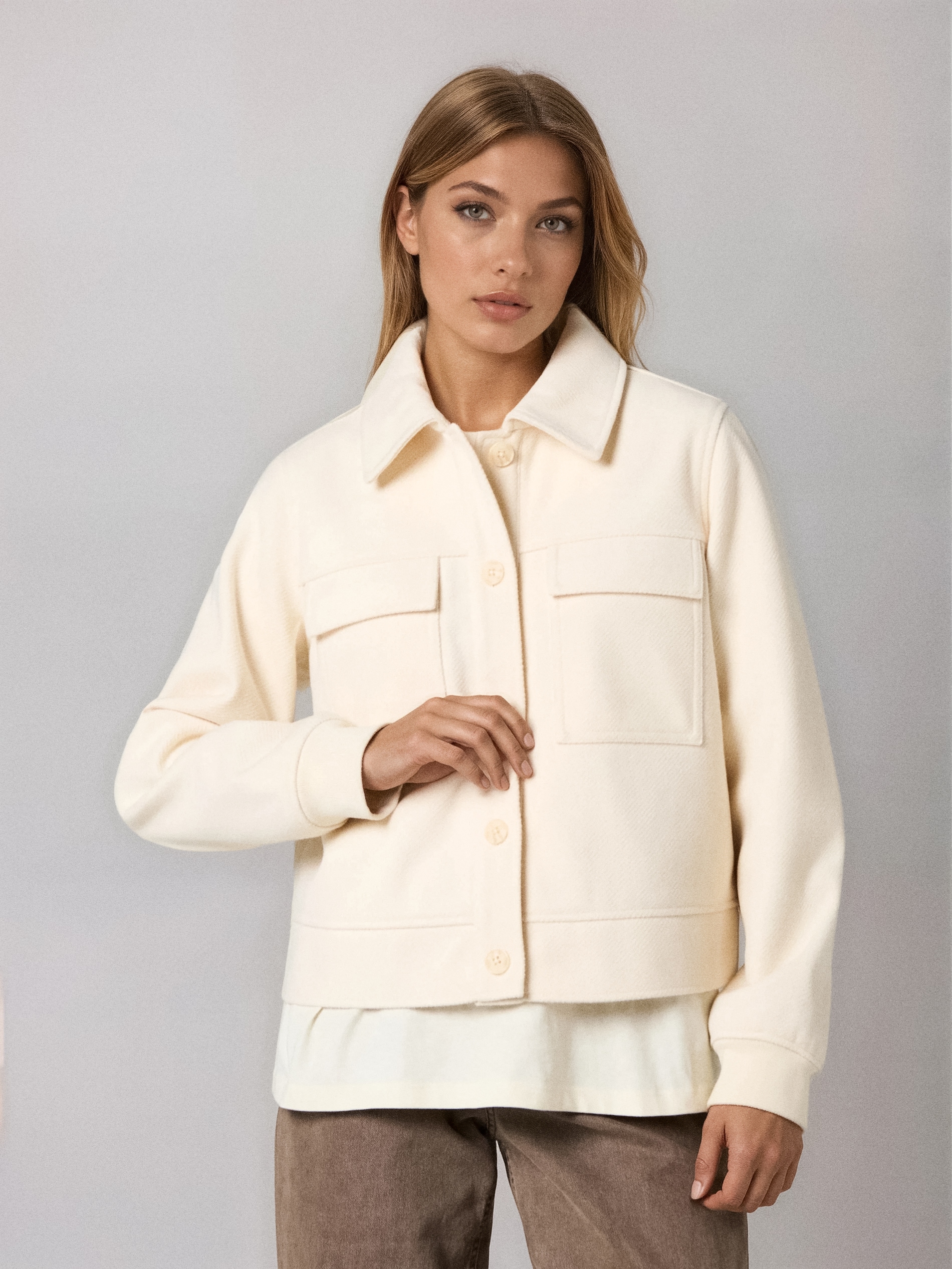 Sinsay - Kurtka koszulowa typu shacket z domieszką wiskozy - kremowy