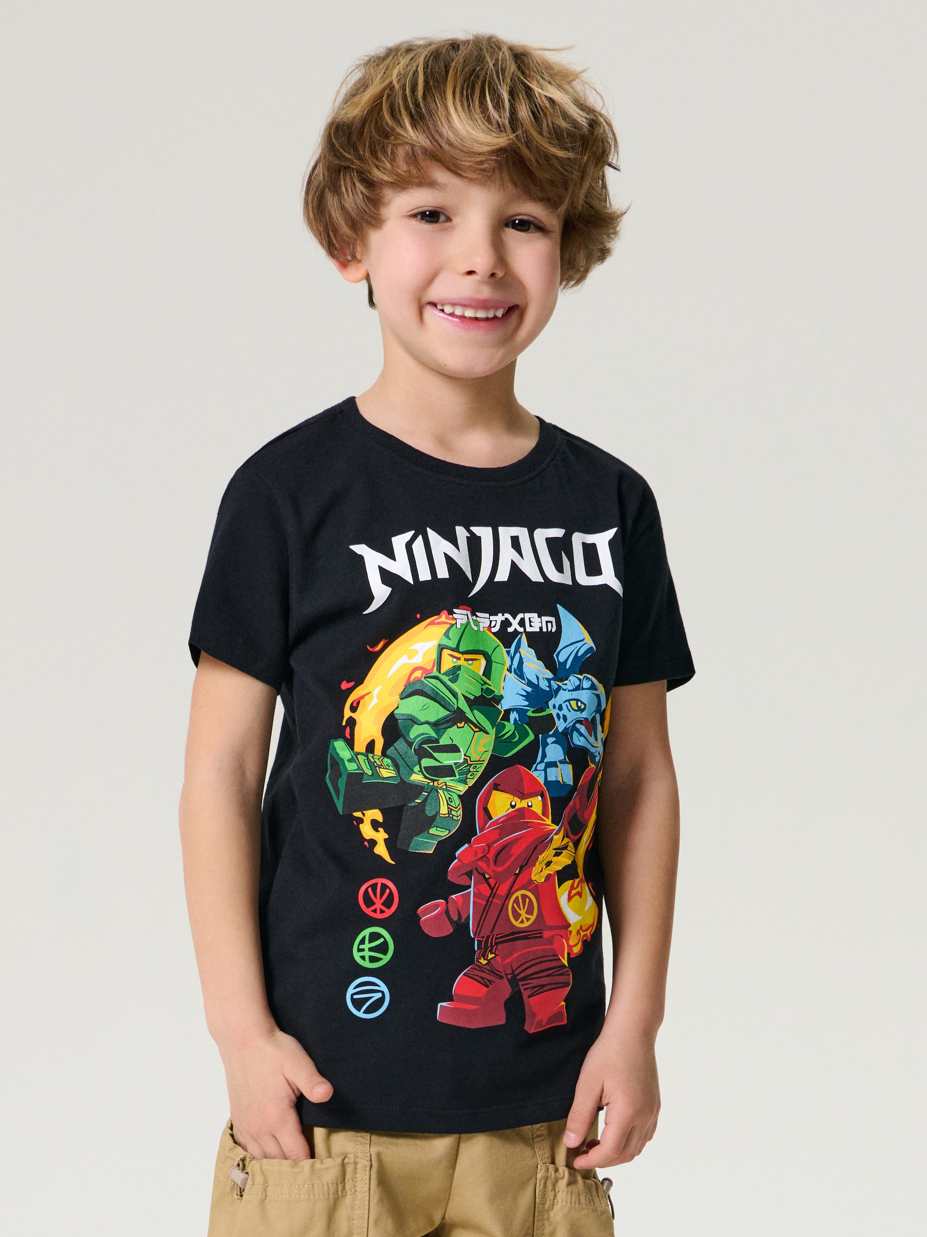 Koszulka dziecięca Ninjago z krótkim rękawem, 100% bawełna, czarny kolor i nadruk Ninjago