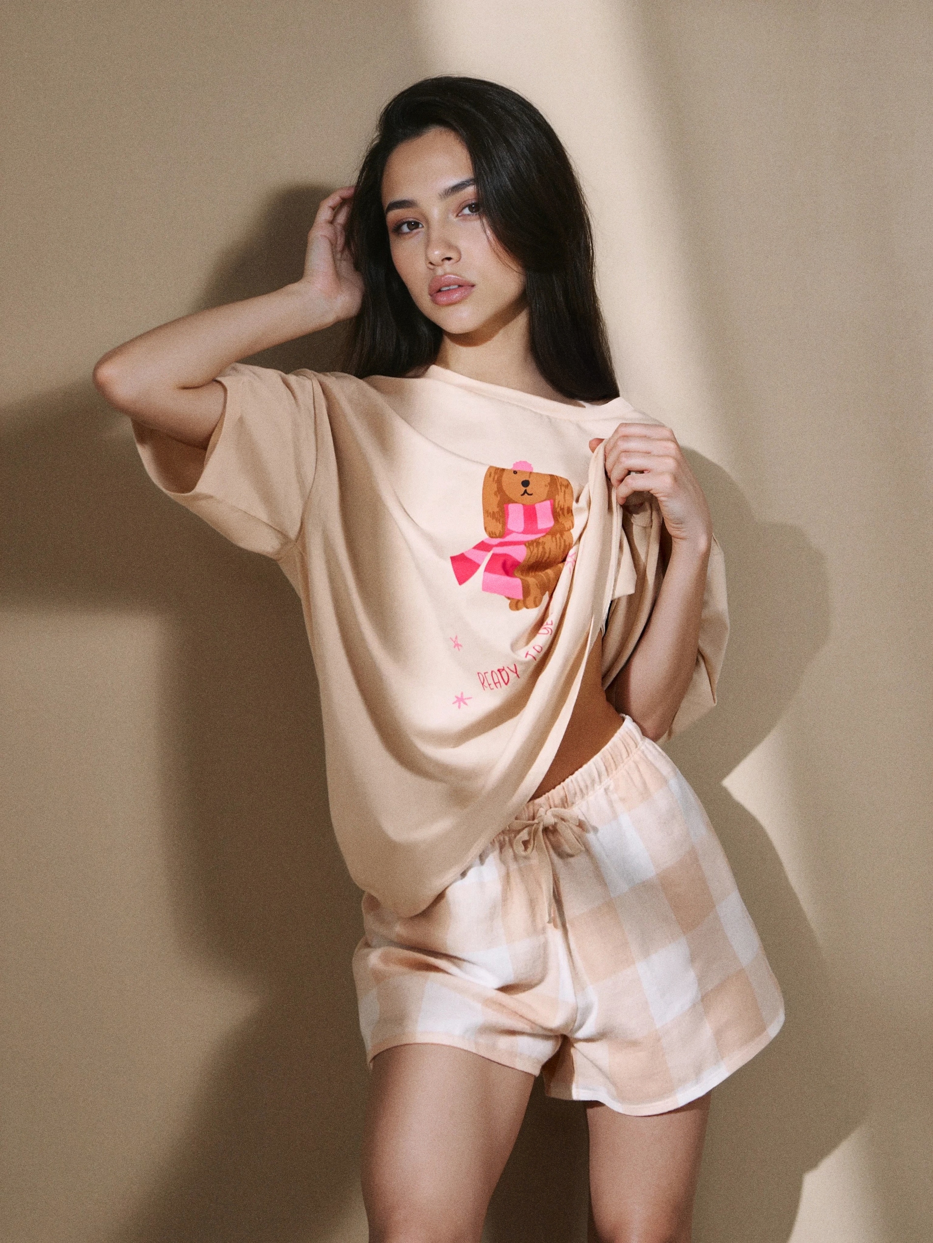 Sinsay - Dwuczęściowa piżama z pieskiem w zimowym szaliku - kremowy