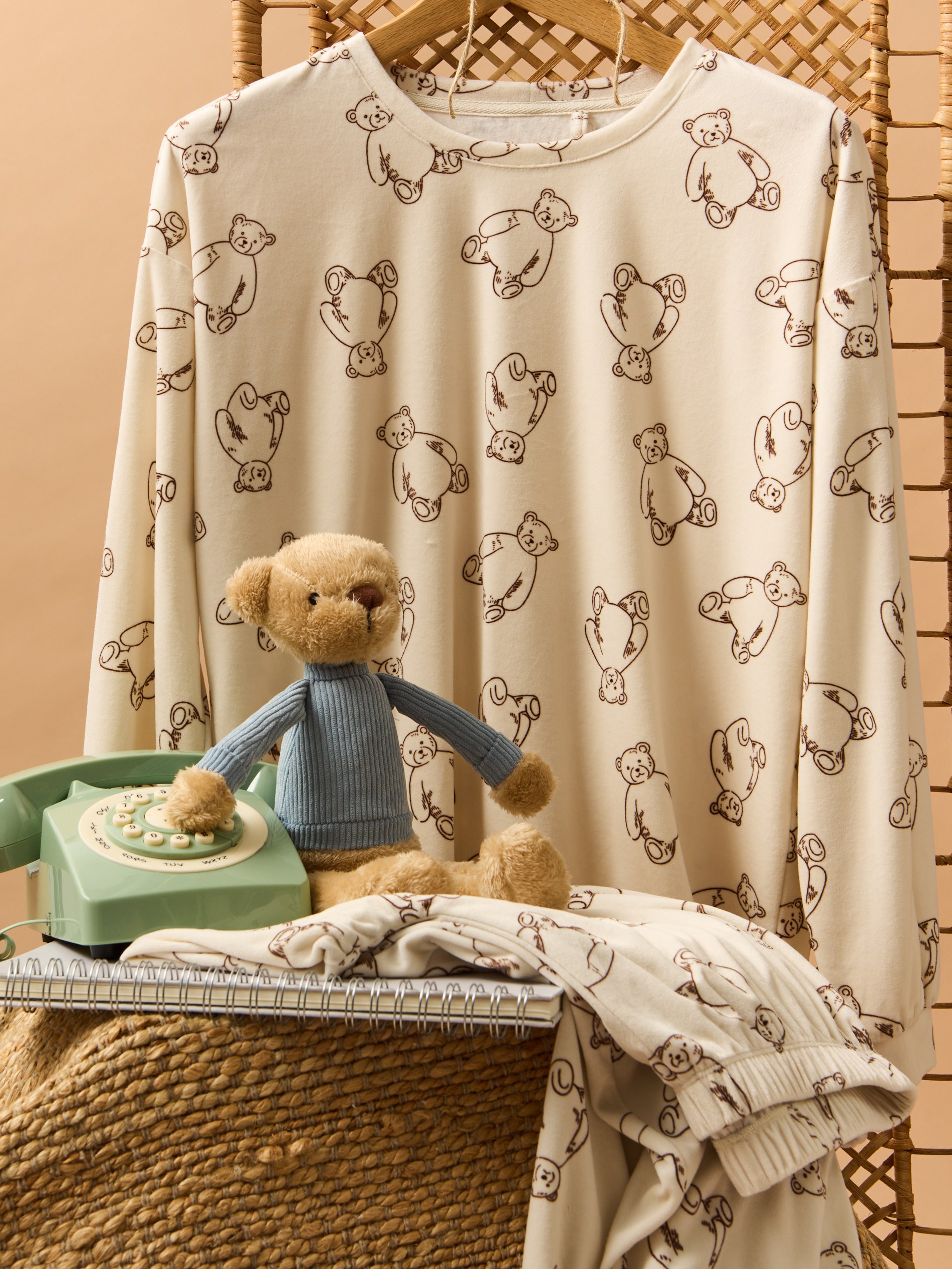 Sinsay - Welurowa piżama dwuczęściowa ze wzorem w misie - kremowy