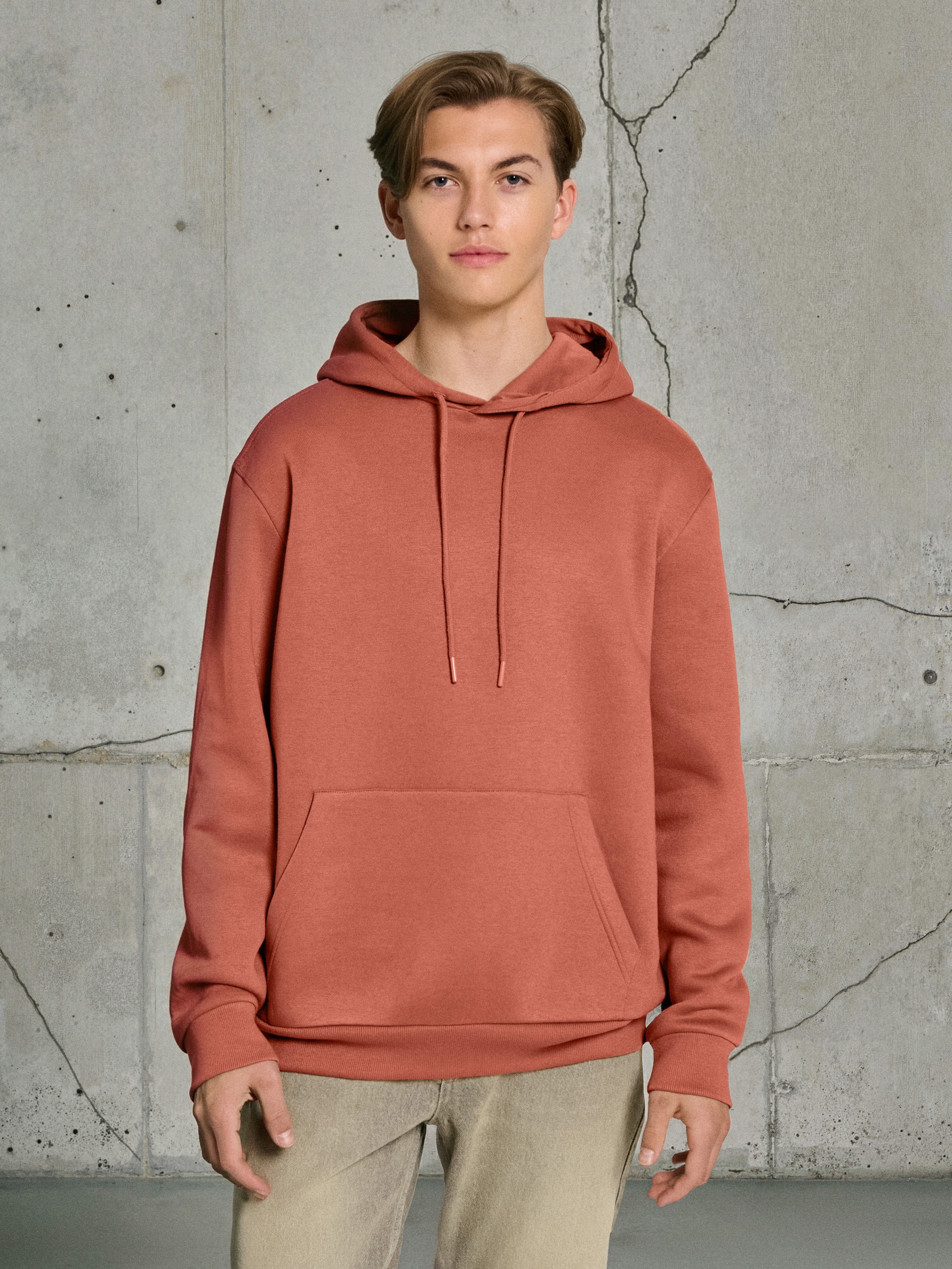 Sinsay - Bluza hoodie basic - koralowy