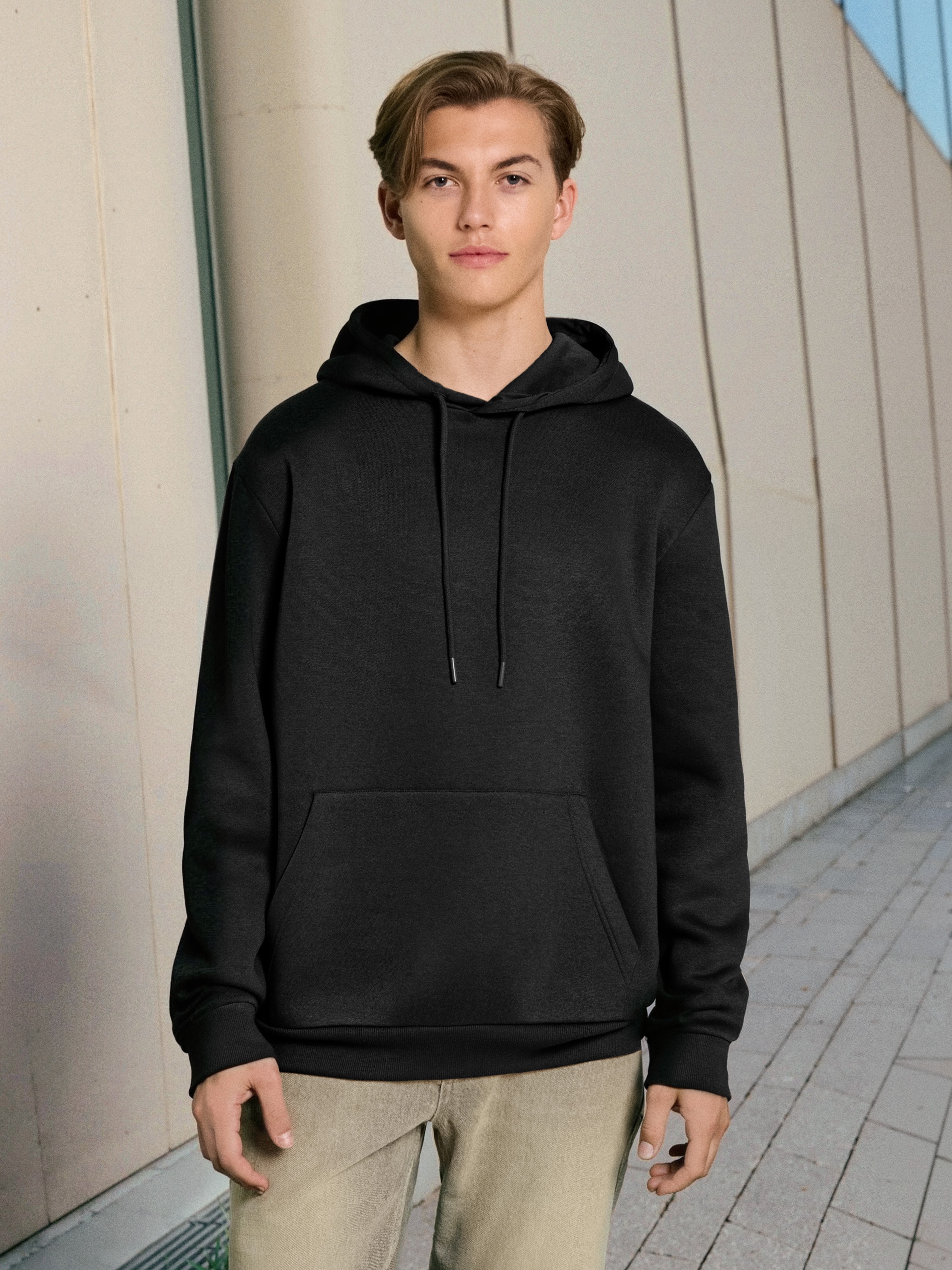 Sinsay - Bluza hoodie basic - czarny