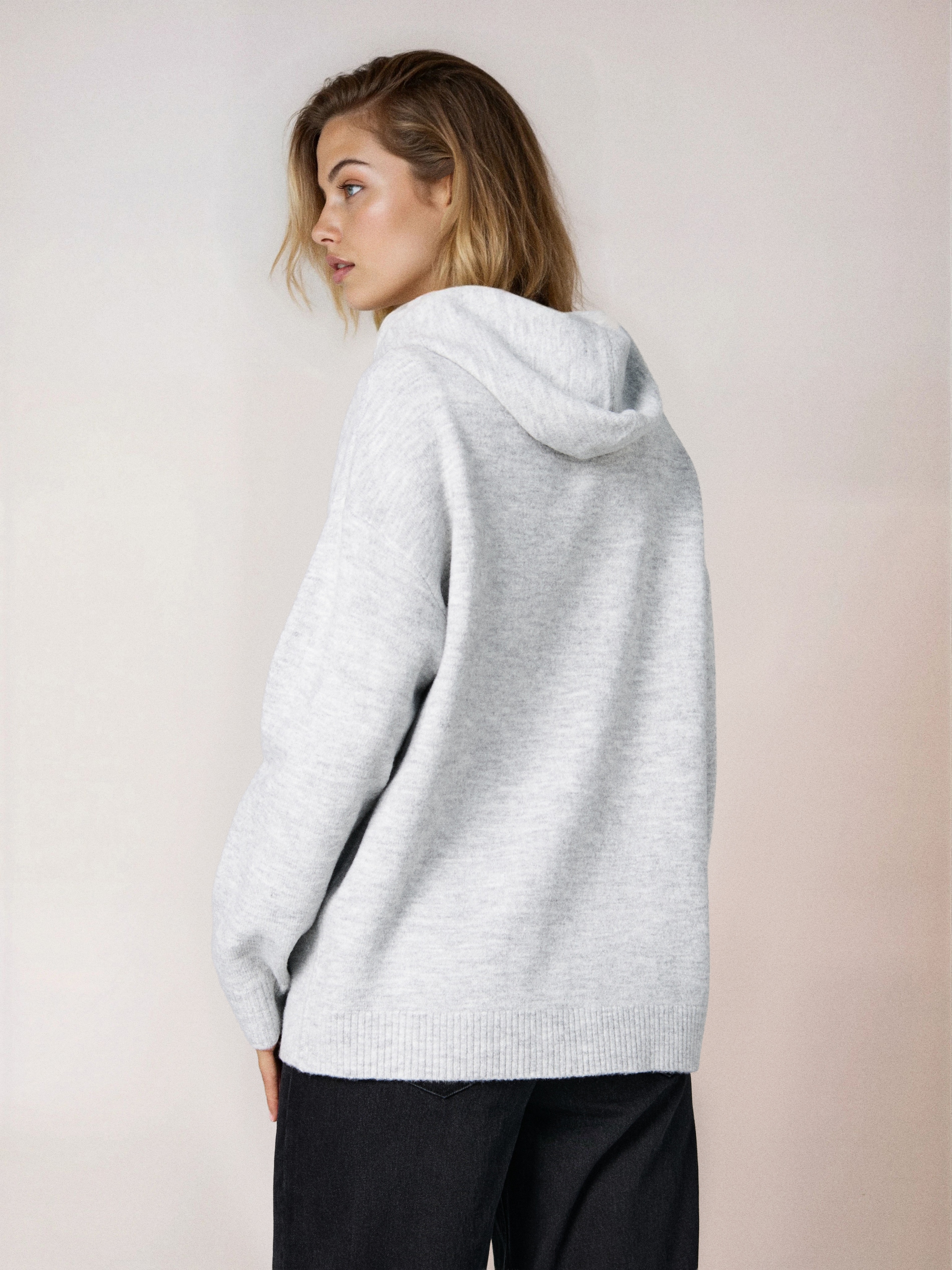 Sinsay - Πουλόβερ με κουκούλα - ανοιχτό γκρι φωτογραφία