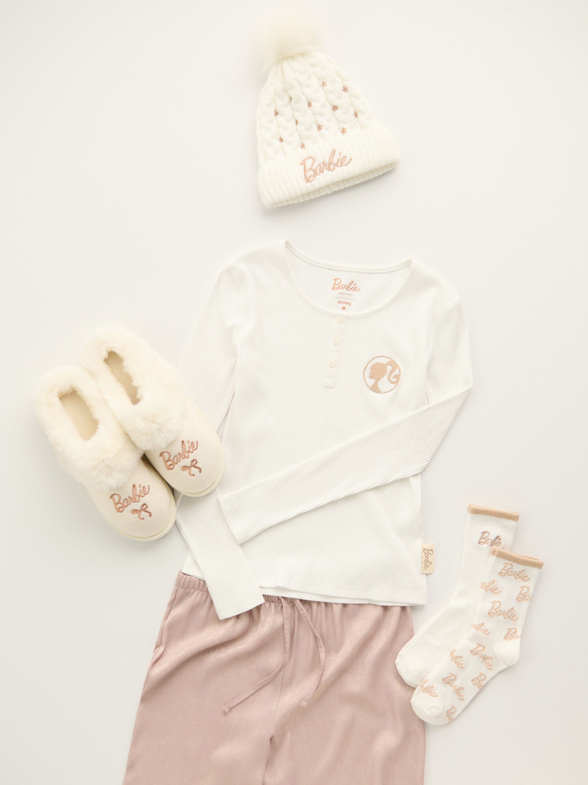 Sinsay - Πιτζάμα με μακρύ μανίκι και παντελόνι από ελαφρύ ύφασμα Barbie - κρεμ φωτογραφία