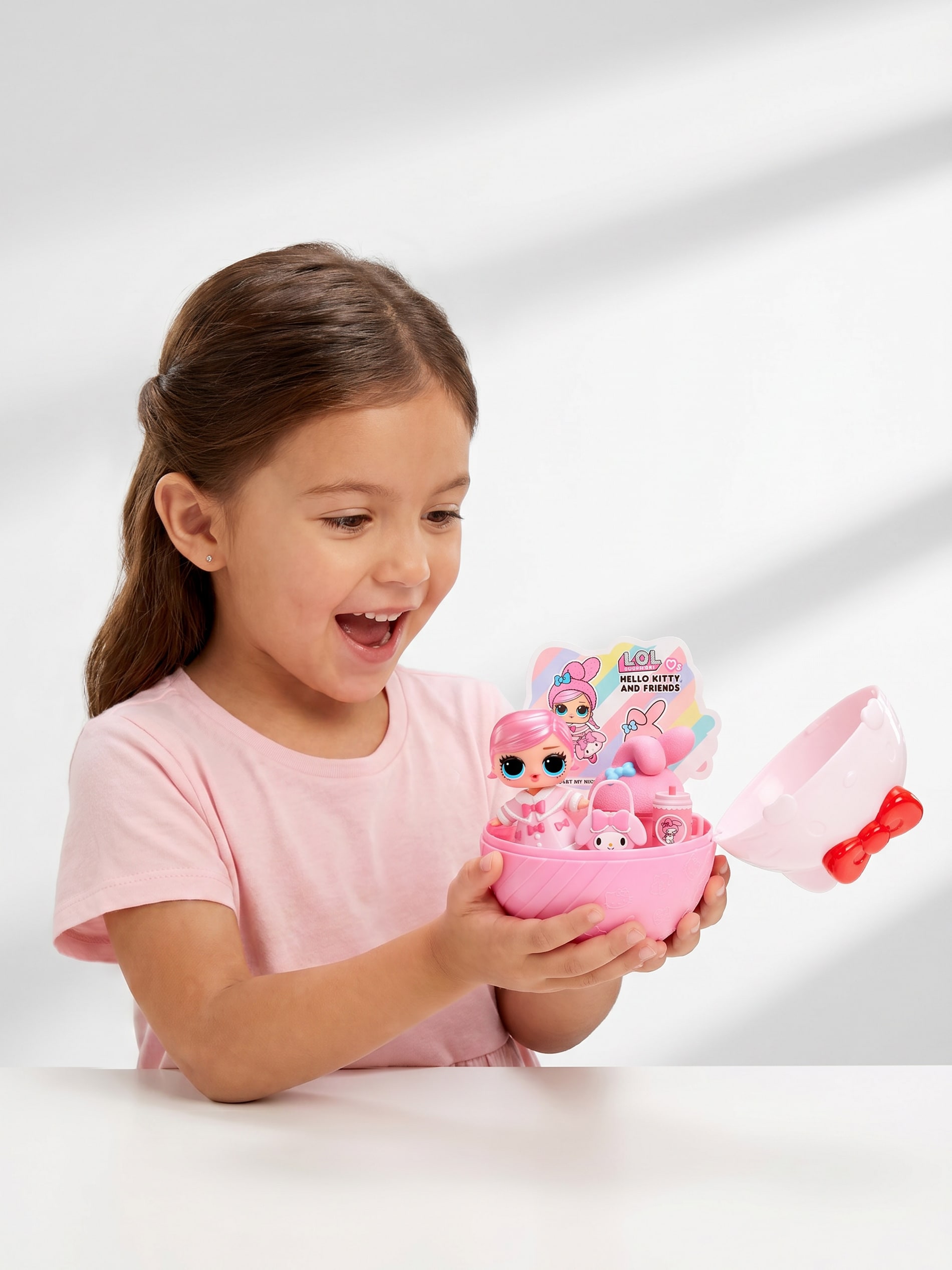 Kula niespodzianka L.O.L. Surprise Loves Hello Kitty – figurka kolekcjonerska