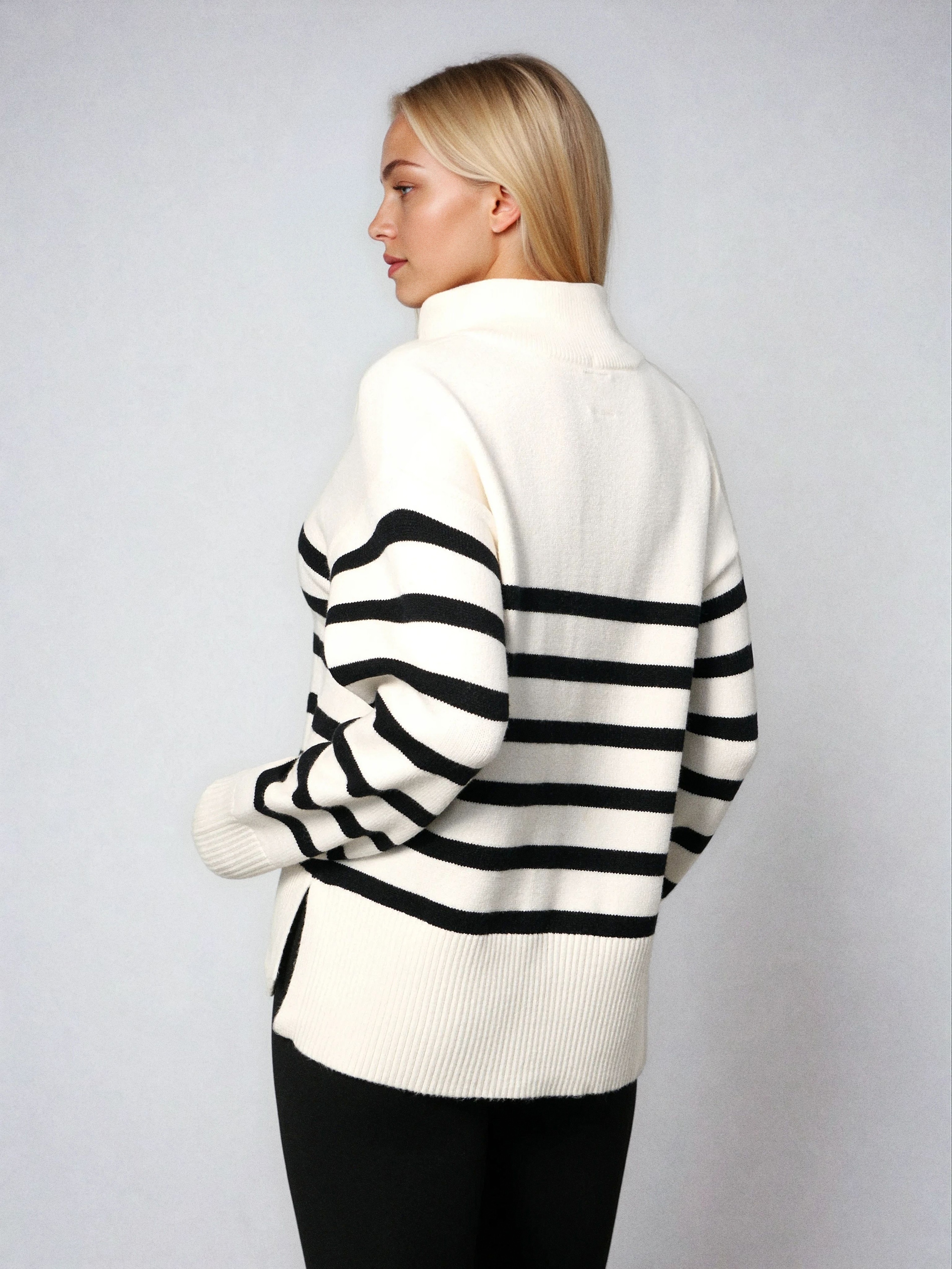 Sinsay - Ριγέ πουλόβερ - κρεμ φωτογραφία